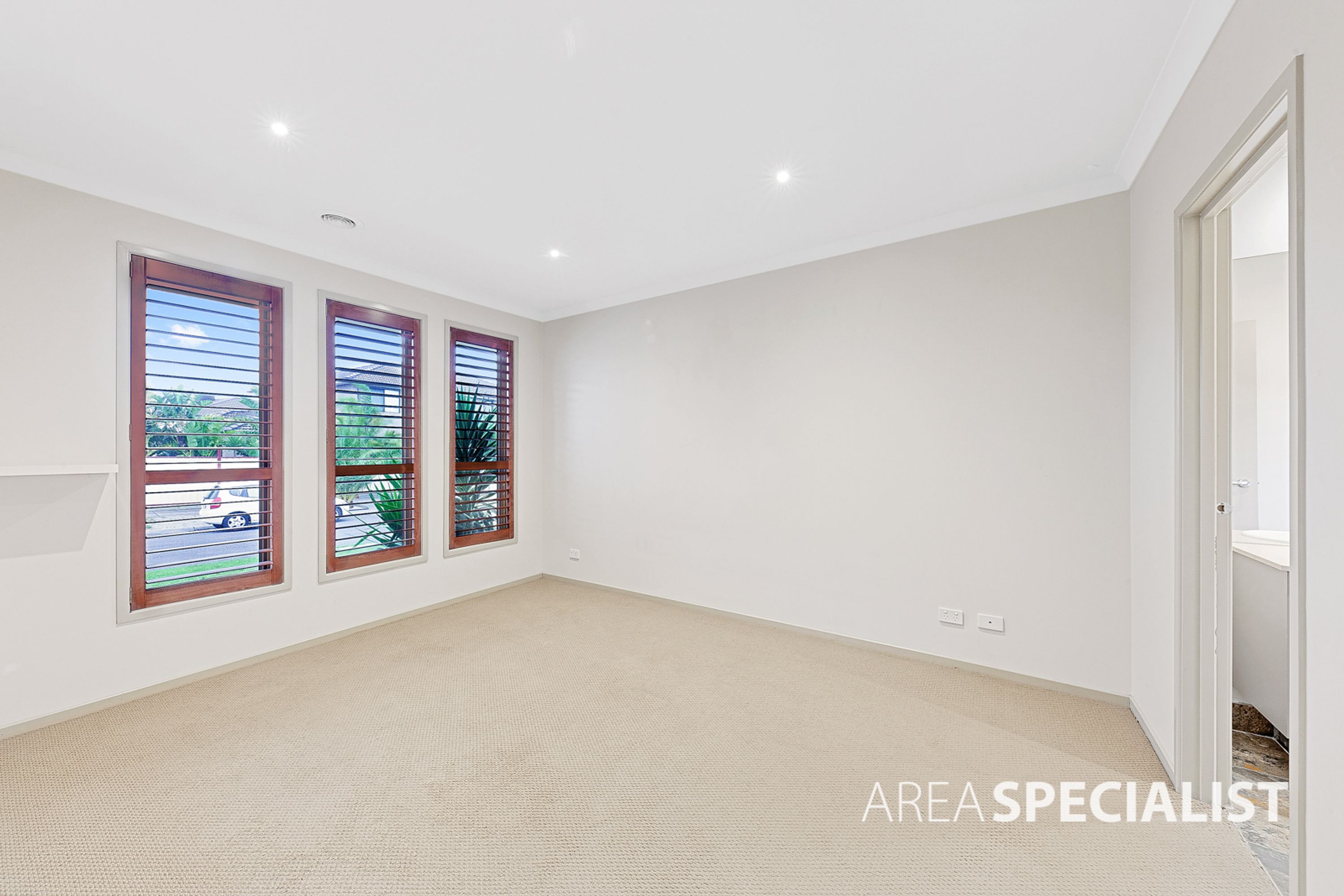 12 Jim Clay Avenue, Cairnlea VIC 3023, Cairnlea - Thumbnail 5