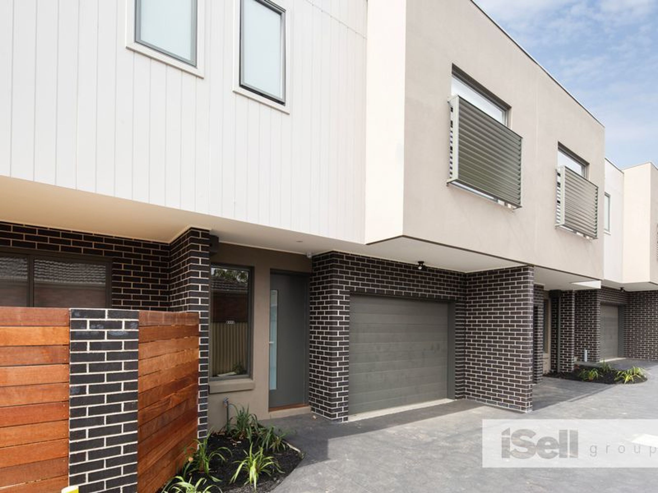 2/63 Royal Avenue