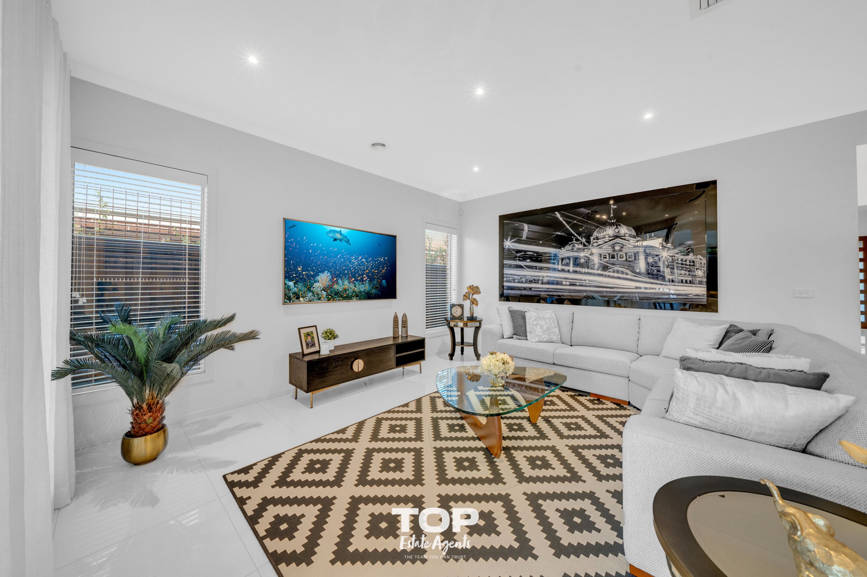 13 Walbrook Drive, Clyde North - Thumbnail 6