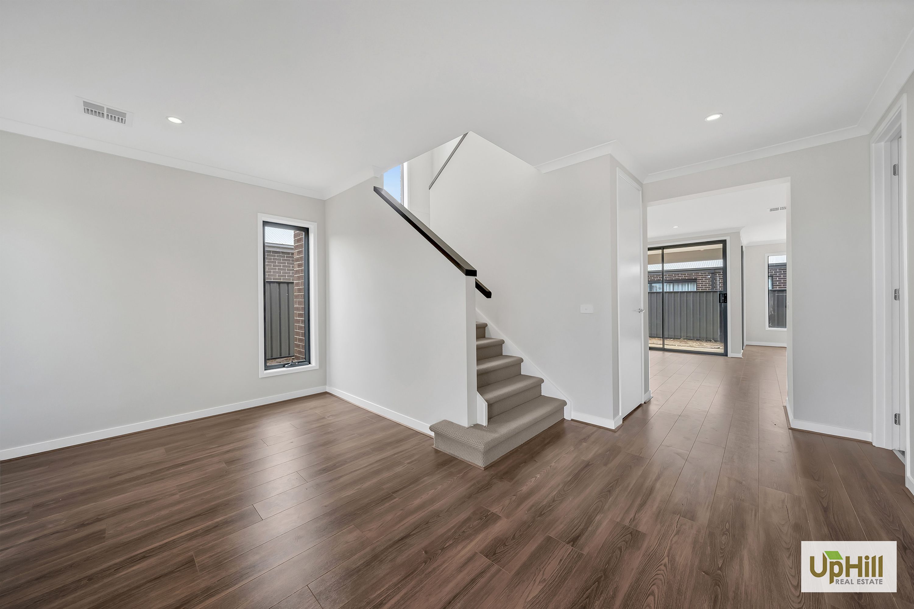49 WINCHCOMBE WAY, Cranbourne North - Thumbnail 4
