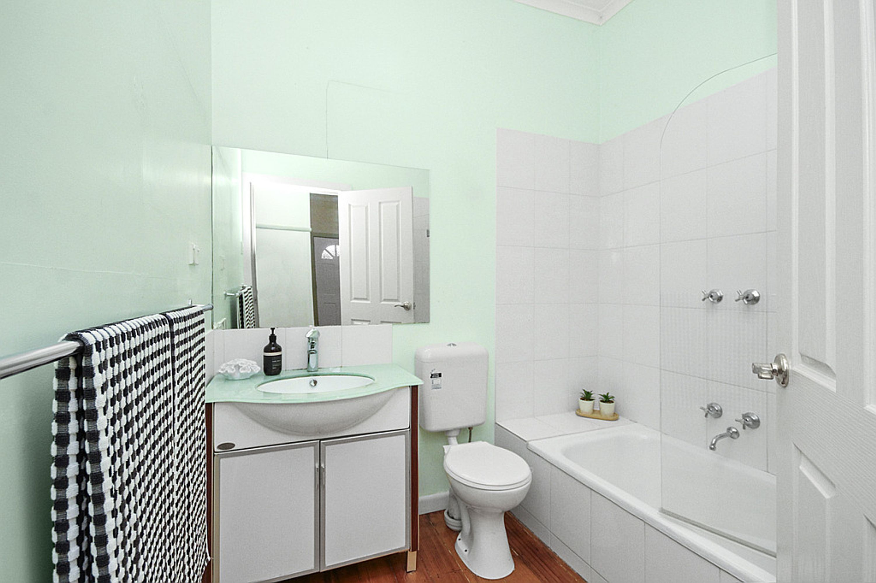 10 Valentine Avenue, Horsham VIC 3400, Horsham - Thumbnail 6