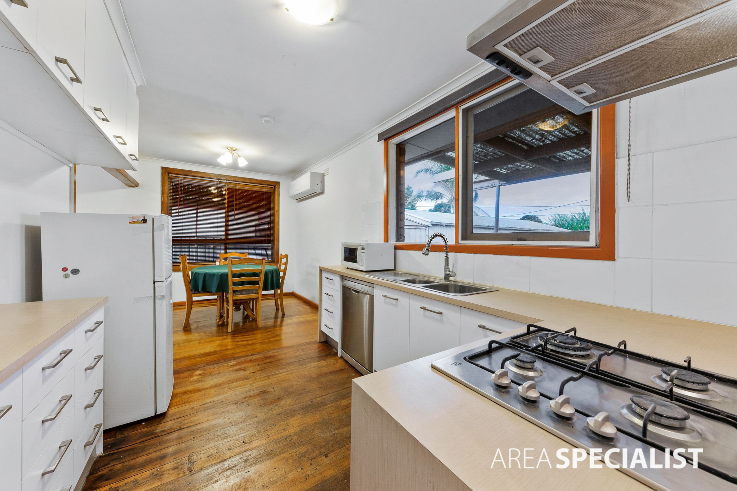 30 Leslie Street, St Albans VIC 3021, St Albans - Thumbnail 5