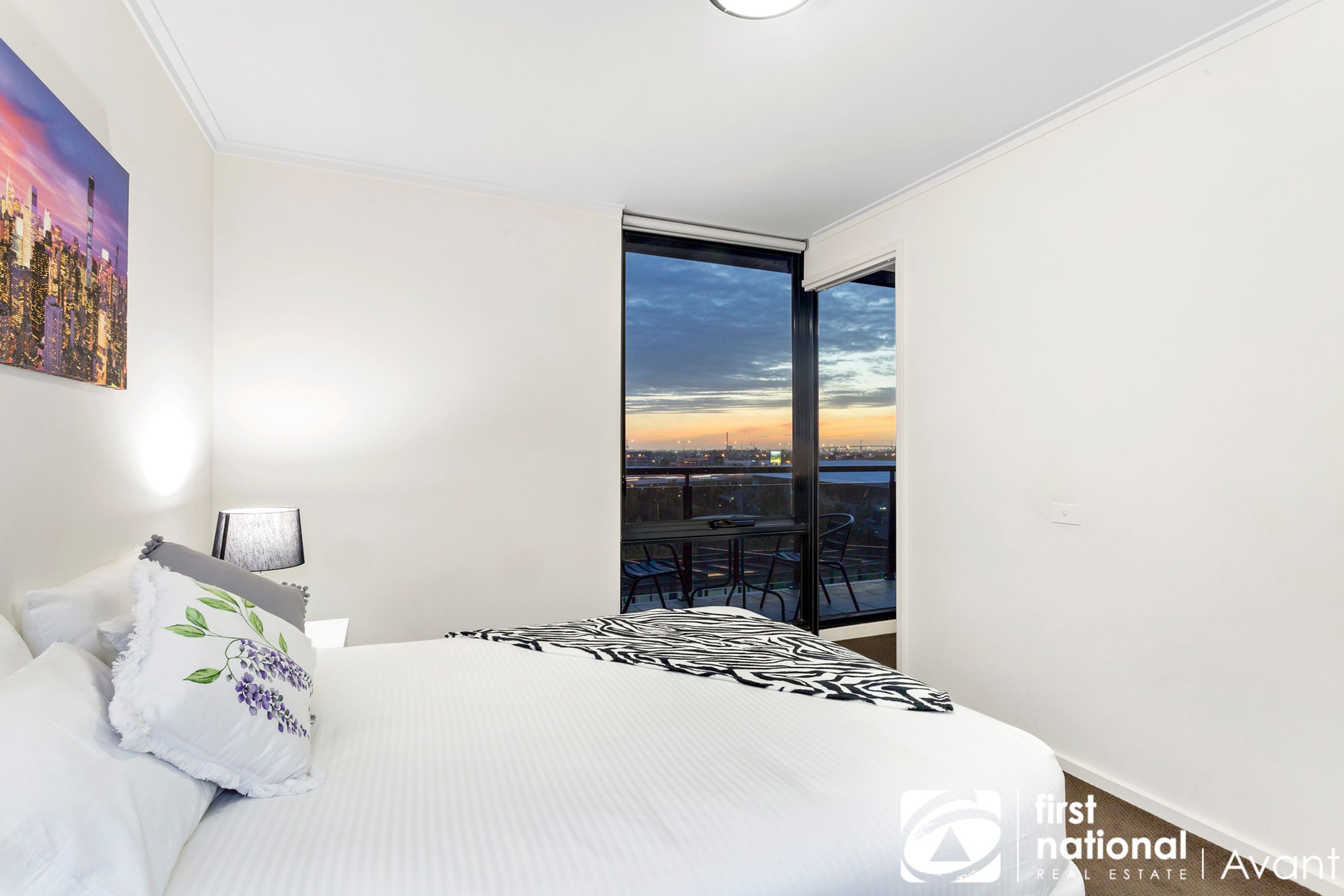 908/63 Whiteman Street, Southbank - Thumbnail 4