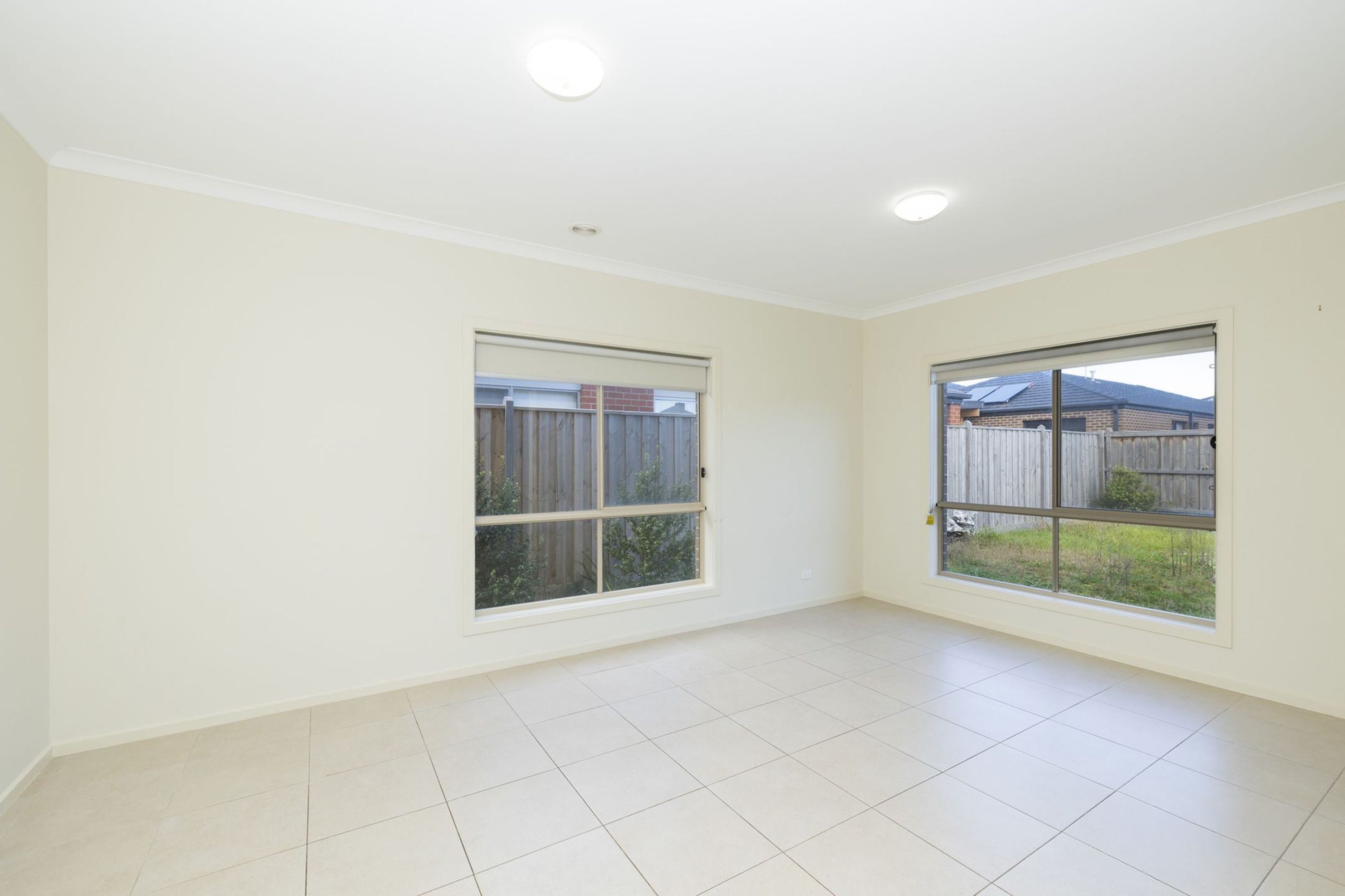 8 Golden Banksia Drive, Officer - Thumbnail 5