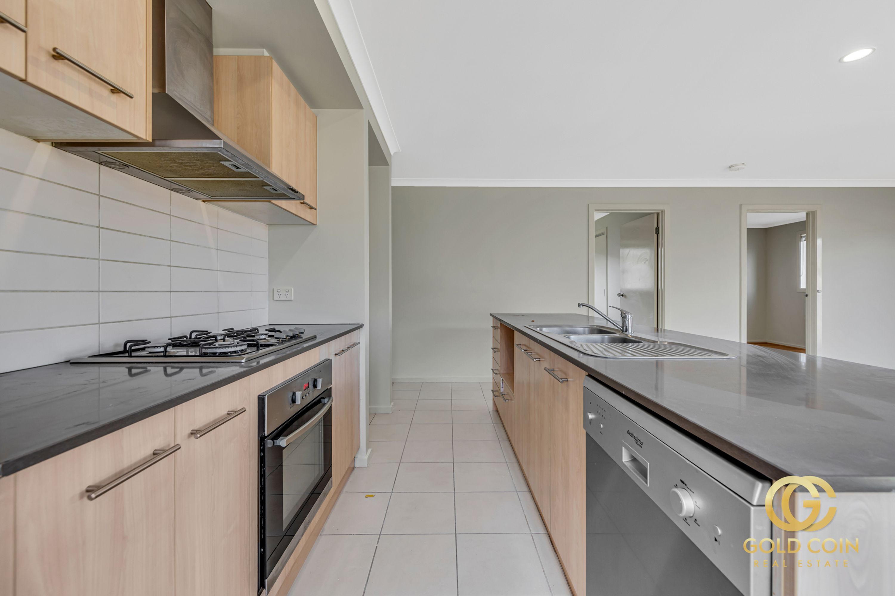 17 Fieldstone Way, Brookfield - Thumbnail 6