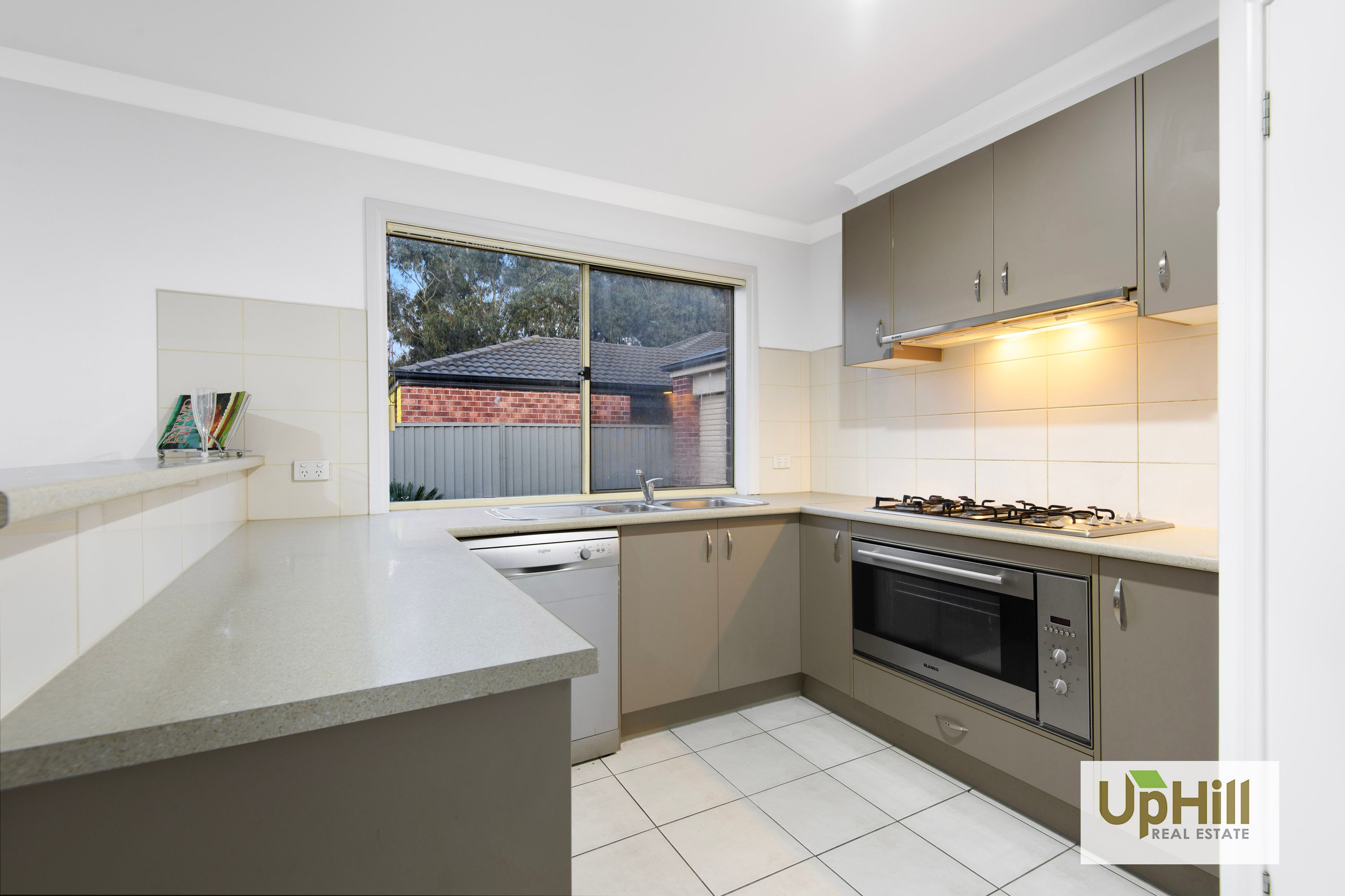 26 Maddock drive, Cranbourne East - Thumbnail 6