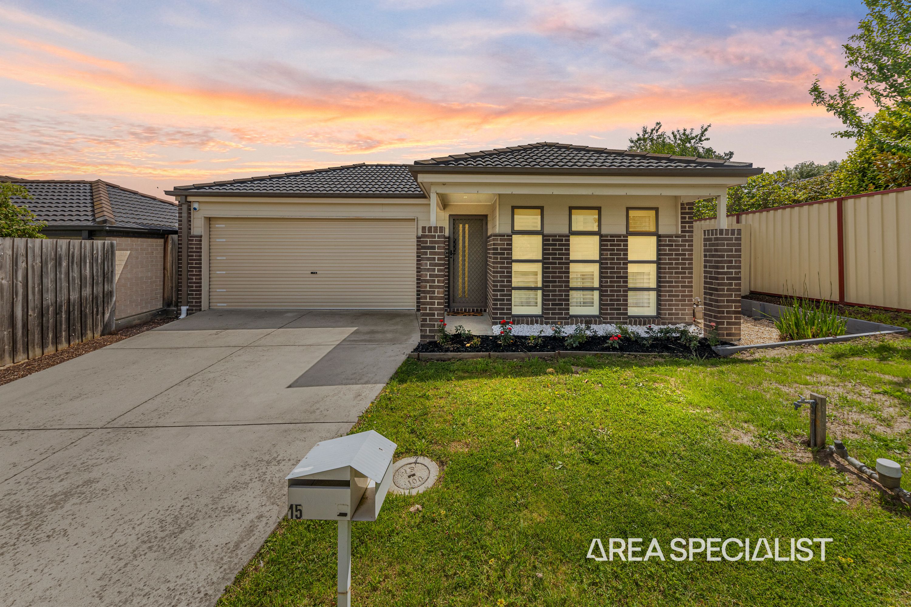 15 Alapont Close, Pakenham - Thumbnail 2