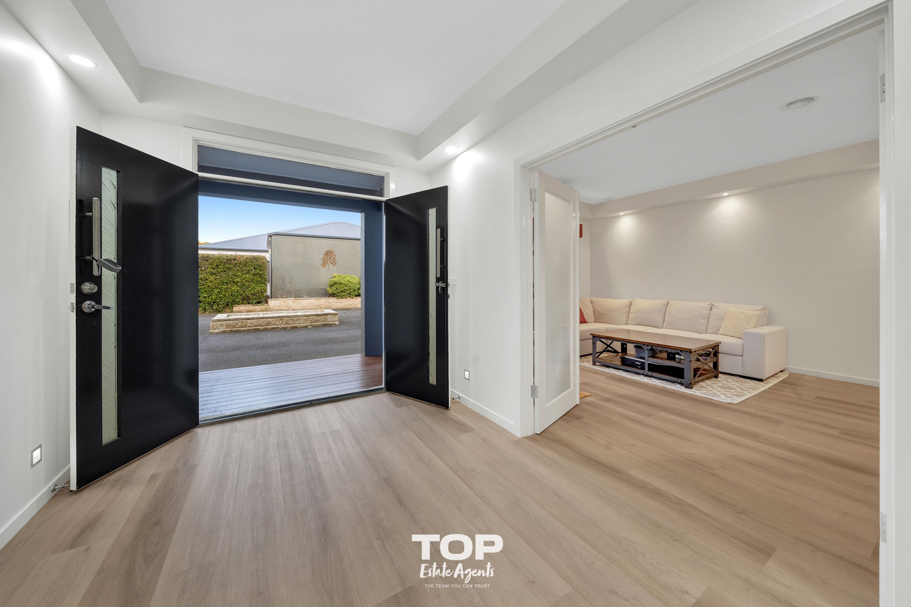 6 Winton Retreat, Cranbourne East - Thumbnail 2