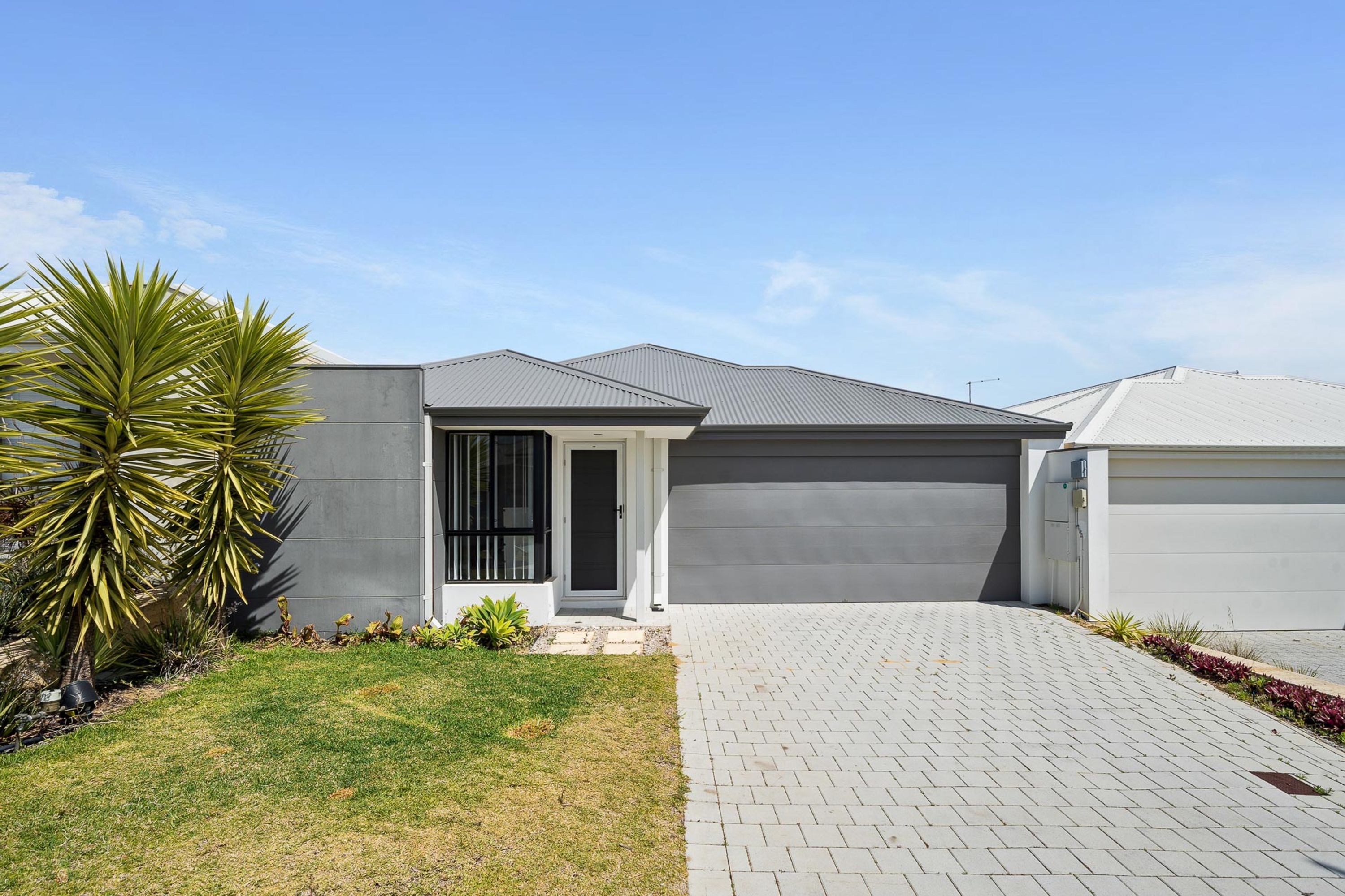 4 DIMER WAY, Hammond Park - Thumbnail 2