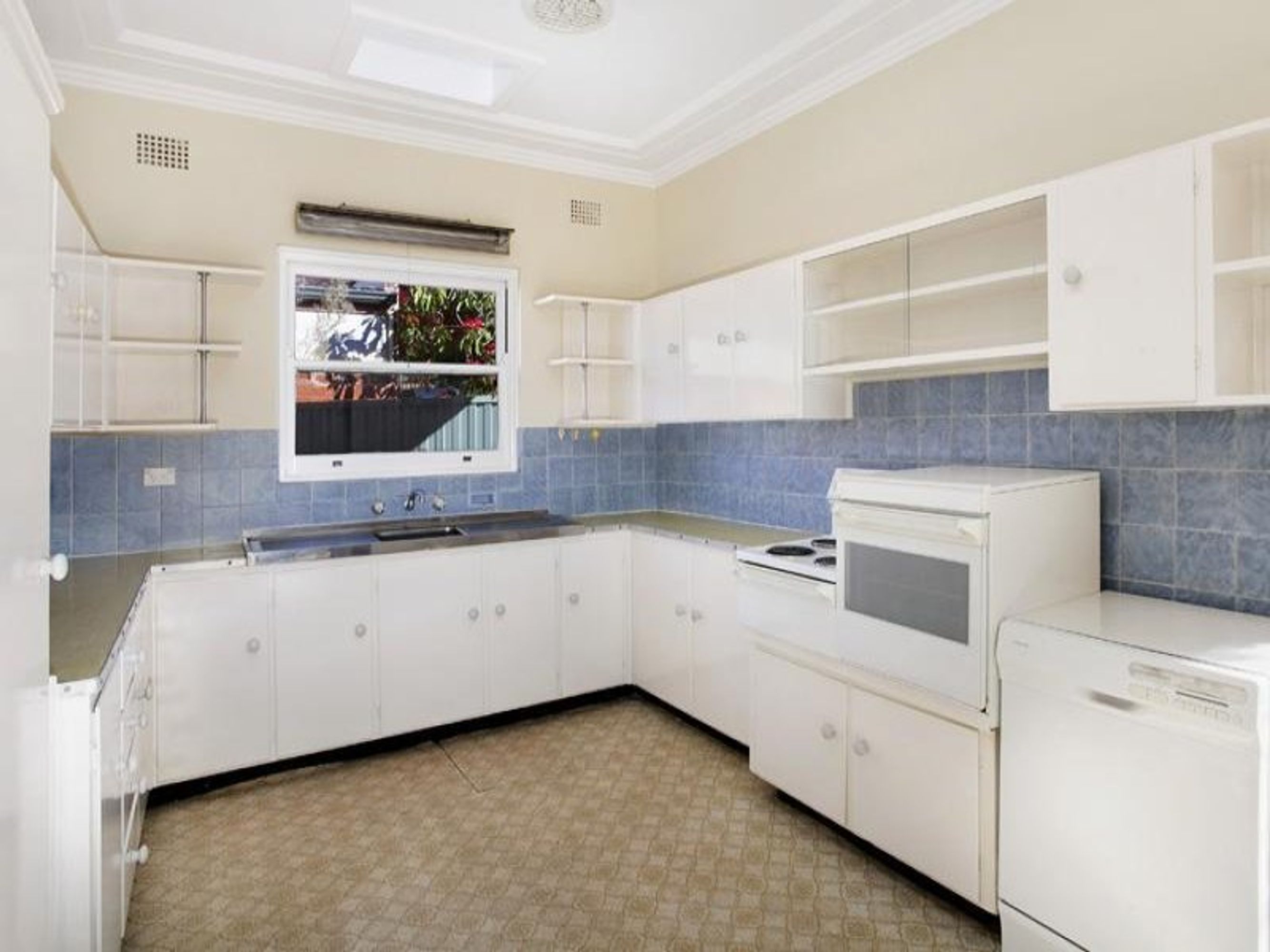 3 Traynor Ave, Kogarah, Kogarah - Thumbnail 2