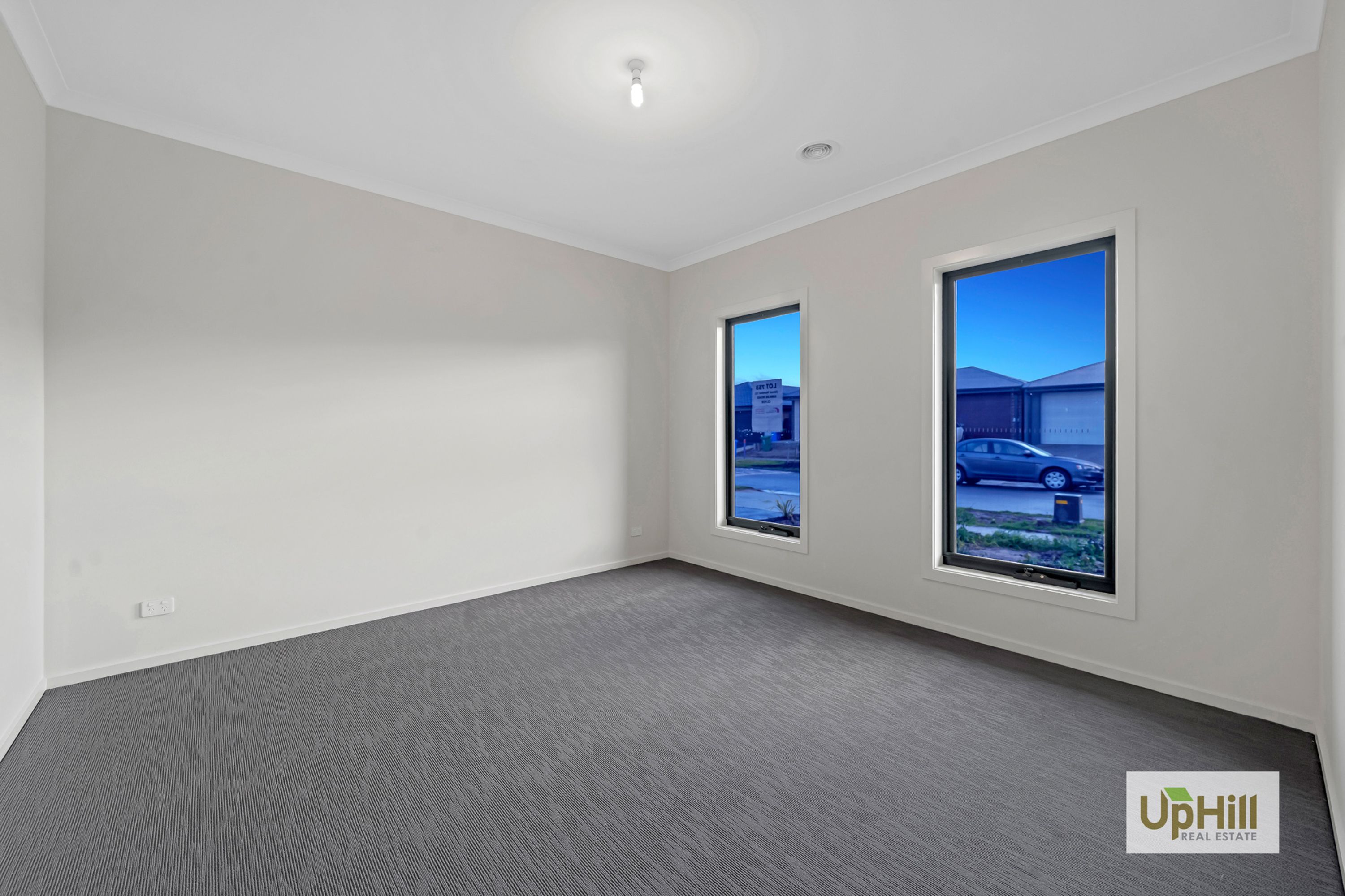 15 JUBILEE ROAD, Clyde - Thumbnail 2