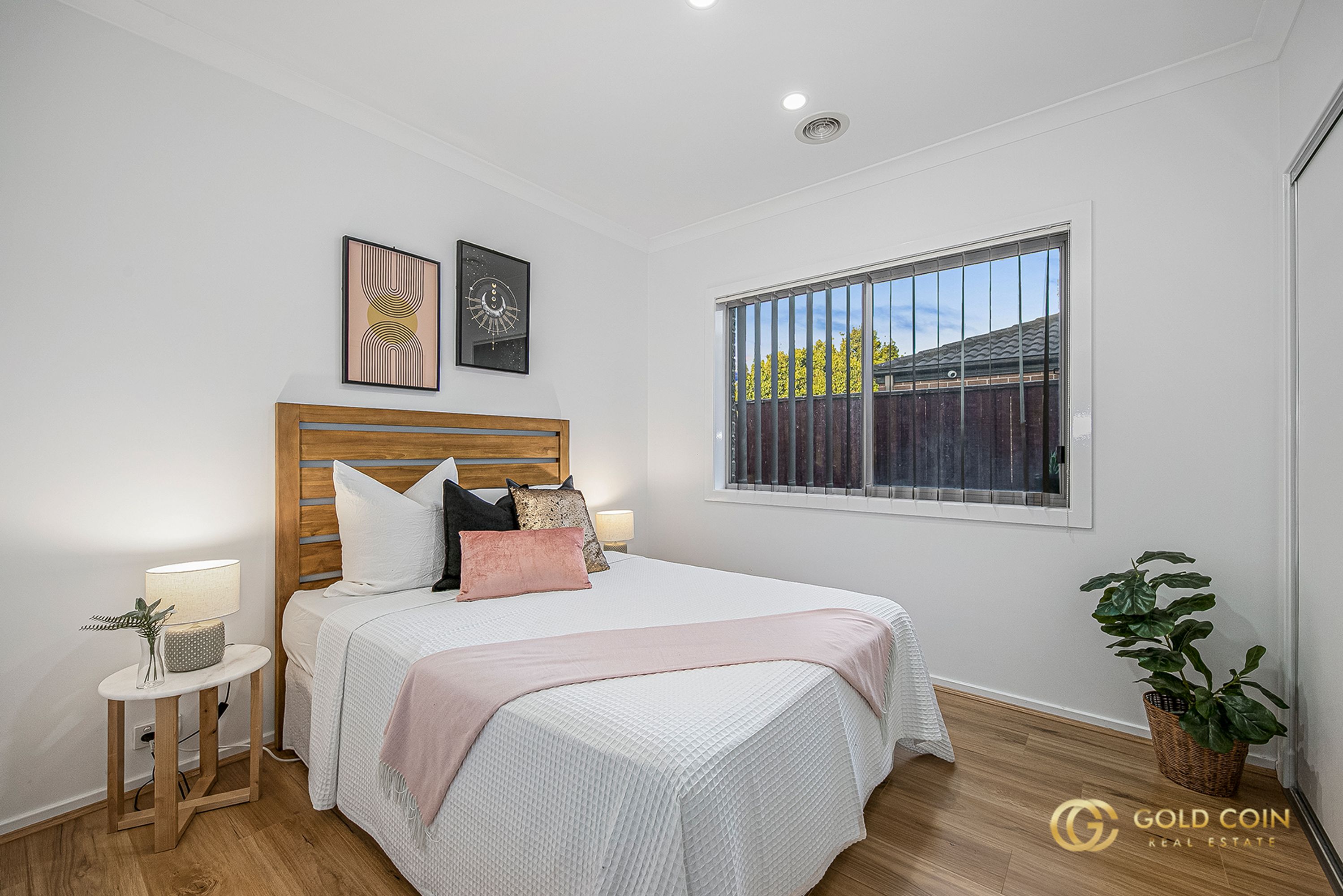 8 Damper Way, Lynbrook - Thumbnail 8