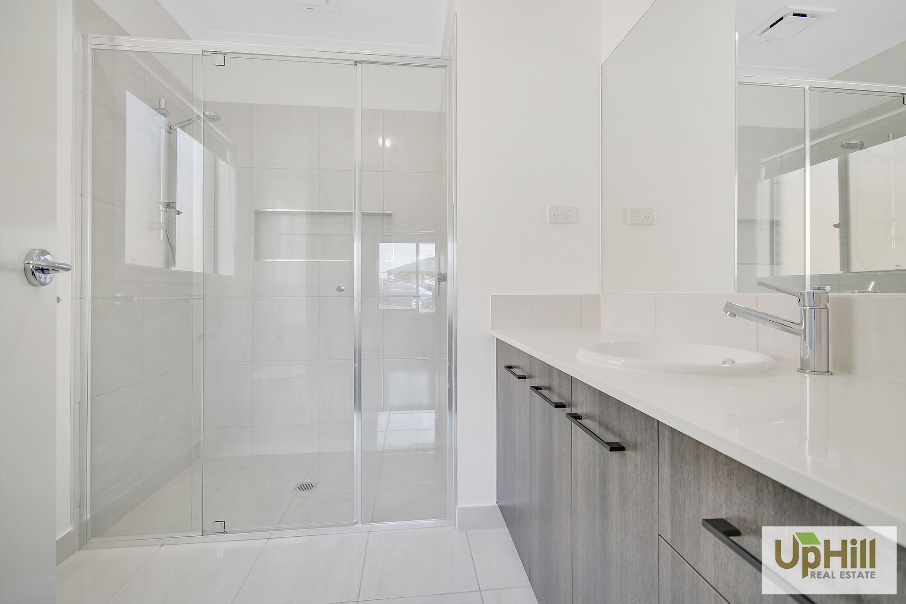 39 NOAH ROAD, Clyde North - Thumbnail 6