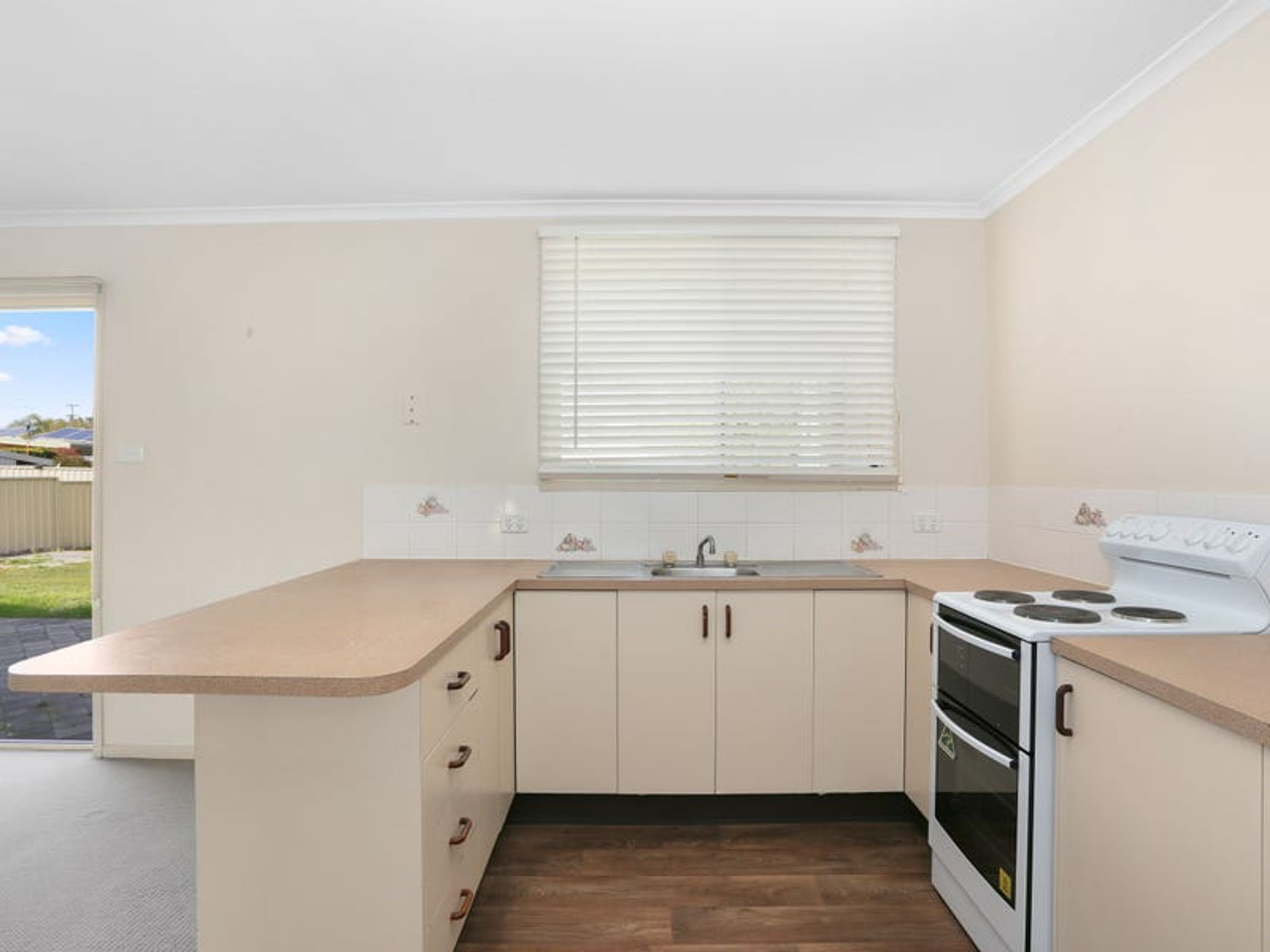 10 Plater Crescent, Townsend - Thumbnail 3