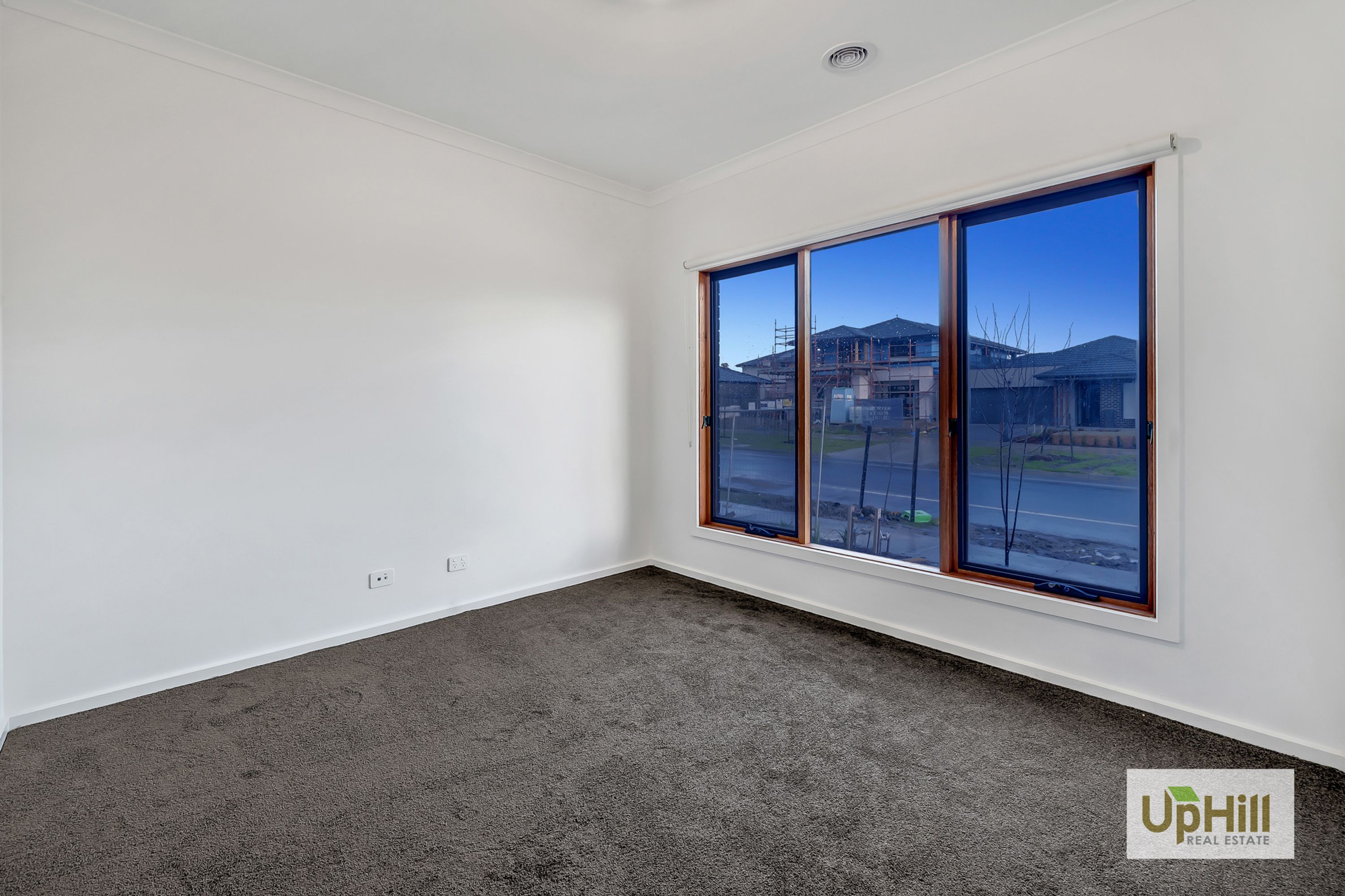 6 Lefrant Way, Cranbourne South - Thumbnail 2