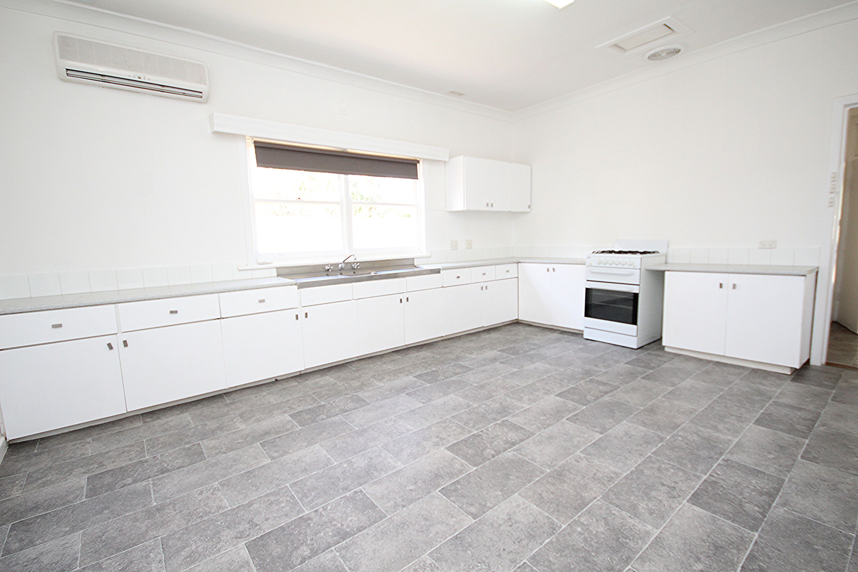 4 Palm Avenue, Horsham VIC 3400, Horsham - Thumbnail 2