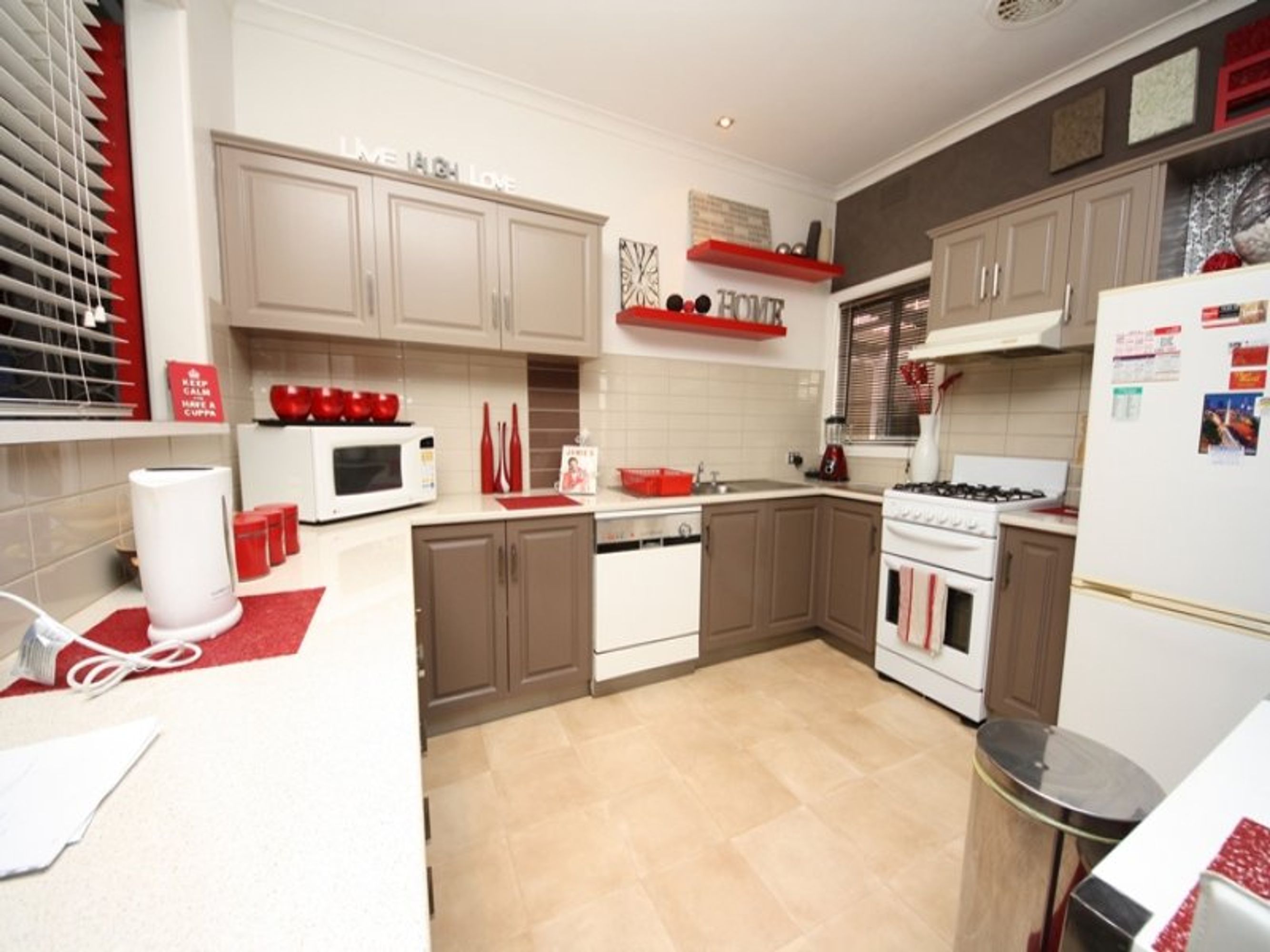 11 Searle Street, Horsham VIC 3400, Horsham - Thumbnail 2