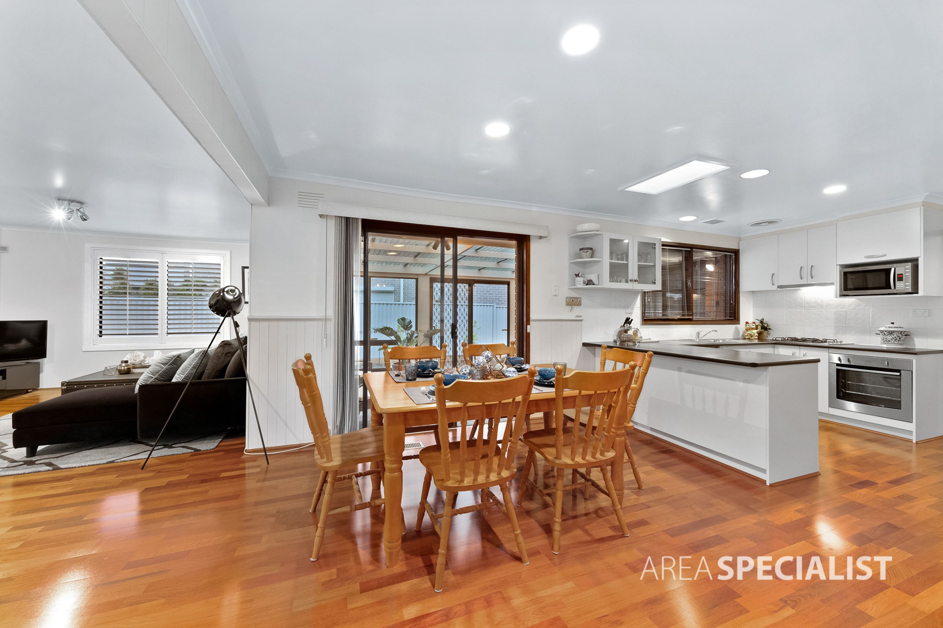 8 Cocoparra Crescent, Taylors Lakes VIC 3038, Taylors Lakes - Thumbnail 5