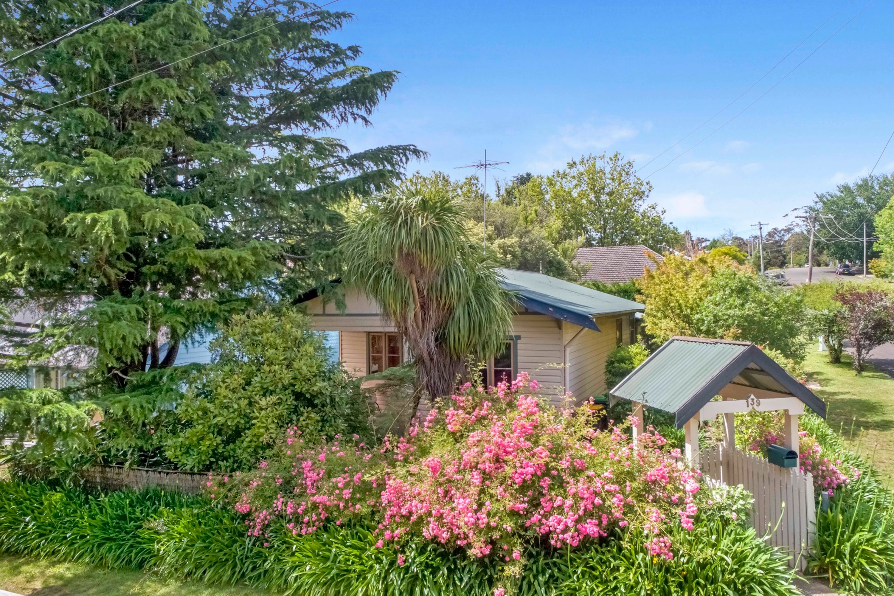 139 Waratah Street, Katoomba - Thumbnail 2