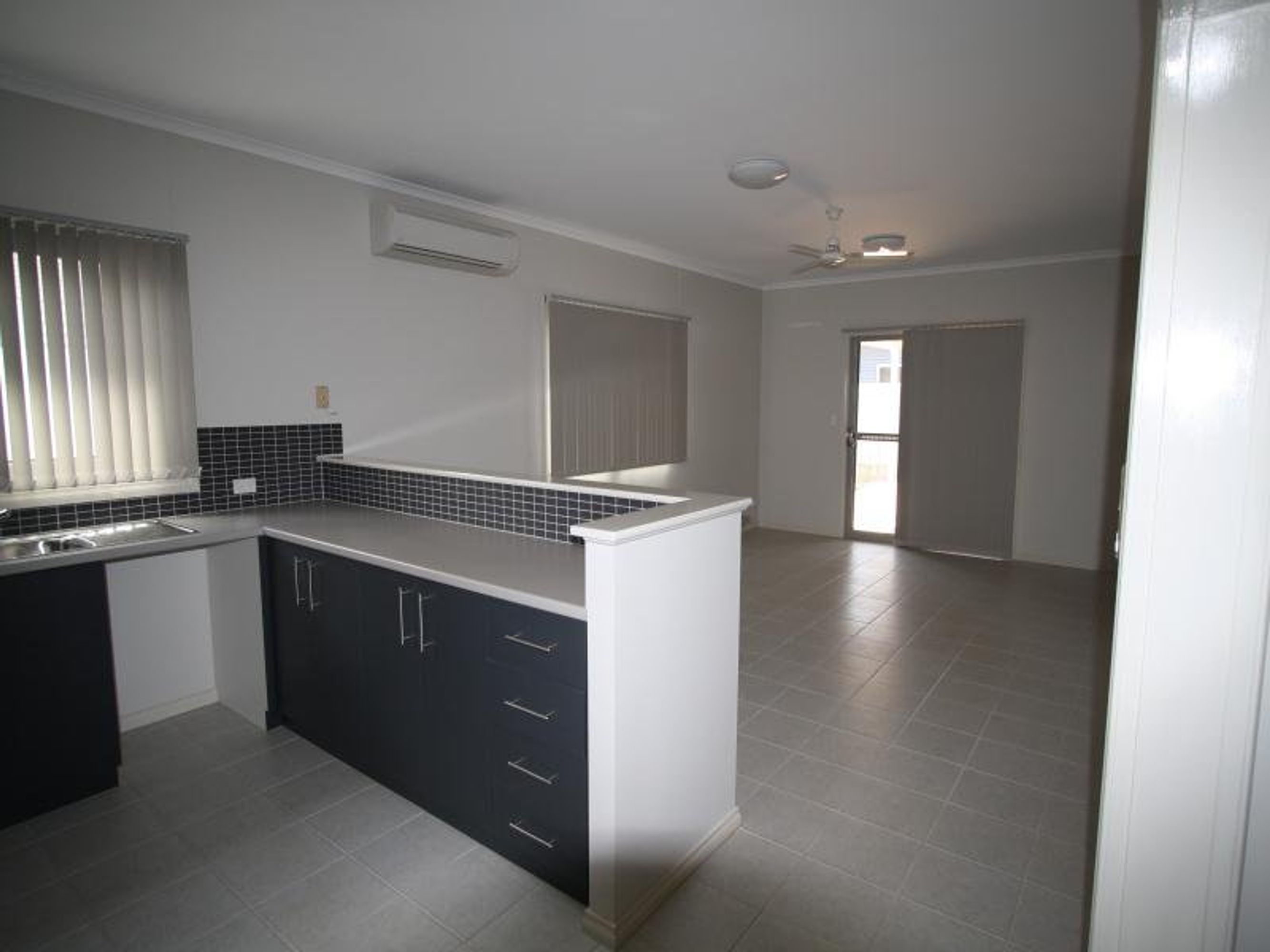 2/11 Rutherford Road, South Hedland, South Hedland - Thumbnail 2