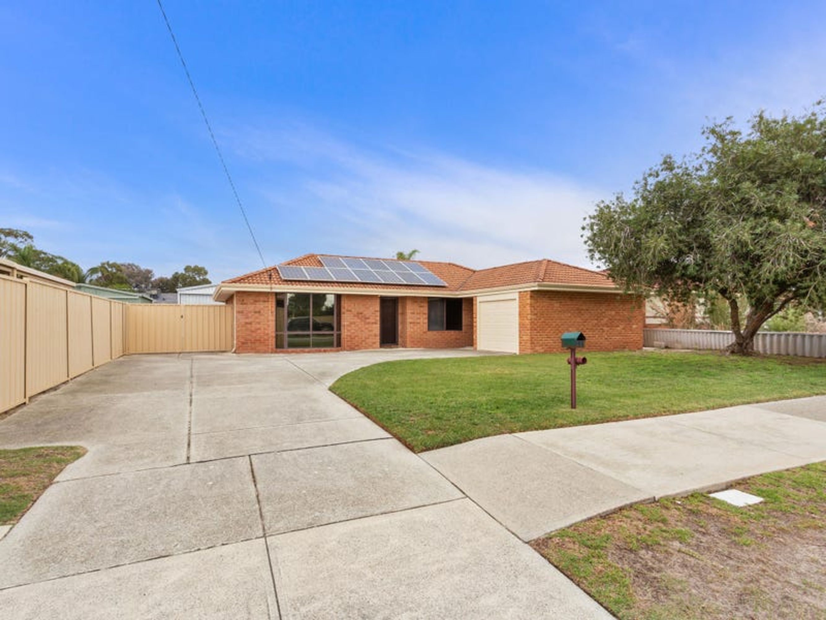 11 Compton Road