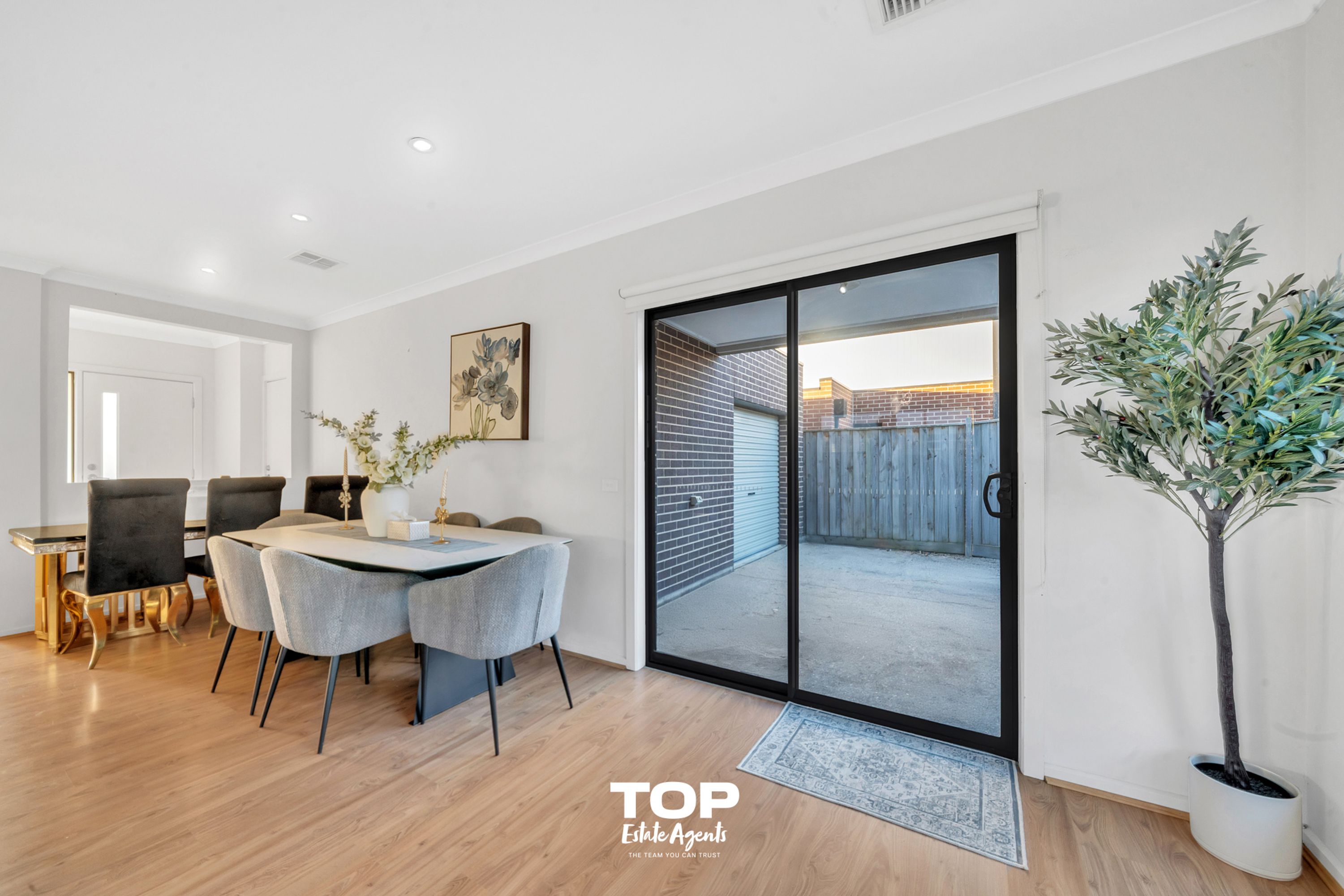 1 Hut Road, Clyde North - Thumbnail 8