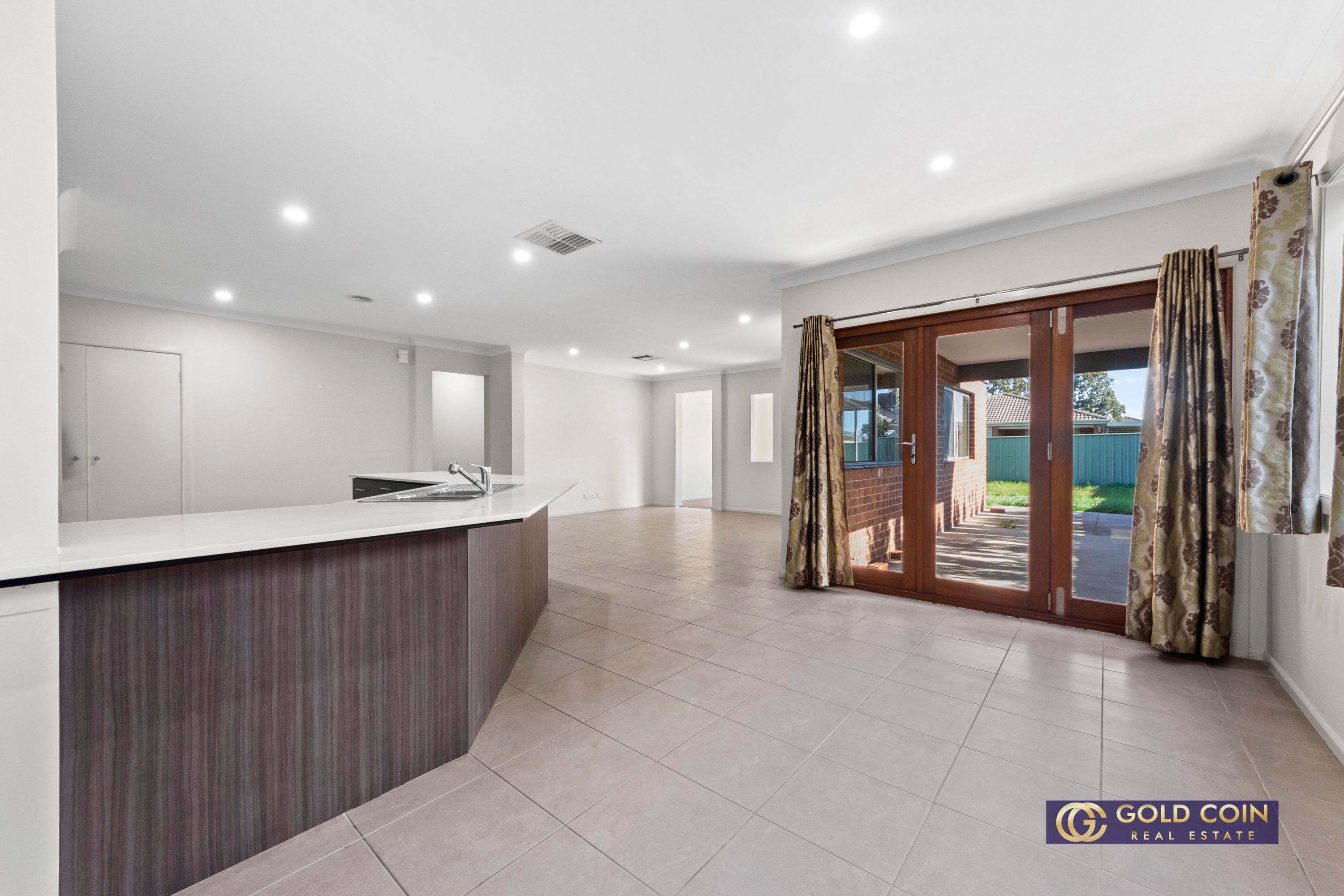 14 Amesbury Avenue, Wyndham Vale - Thumbnail 6