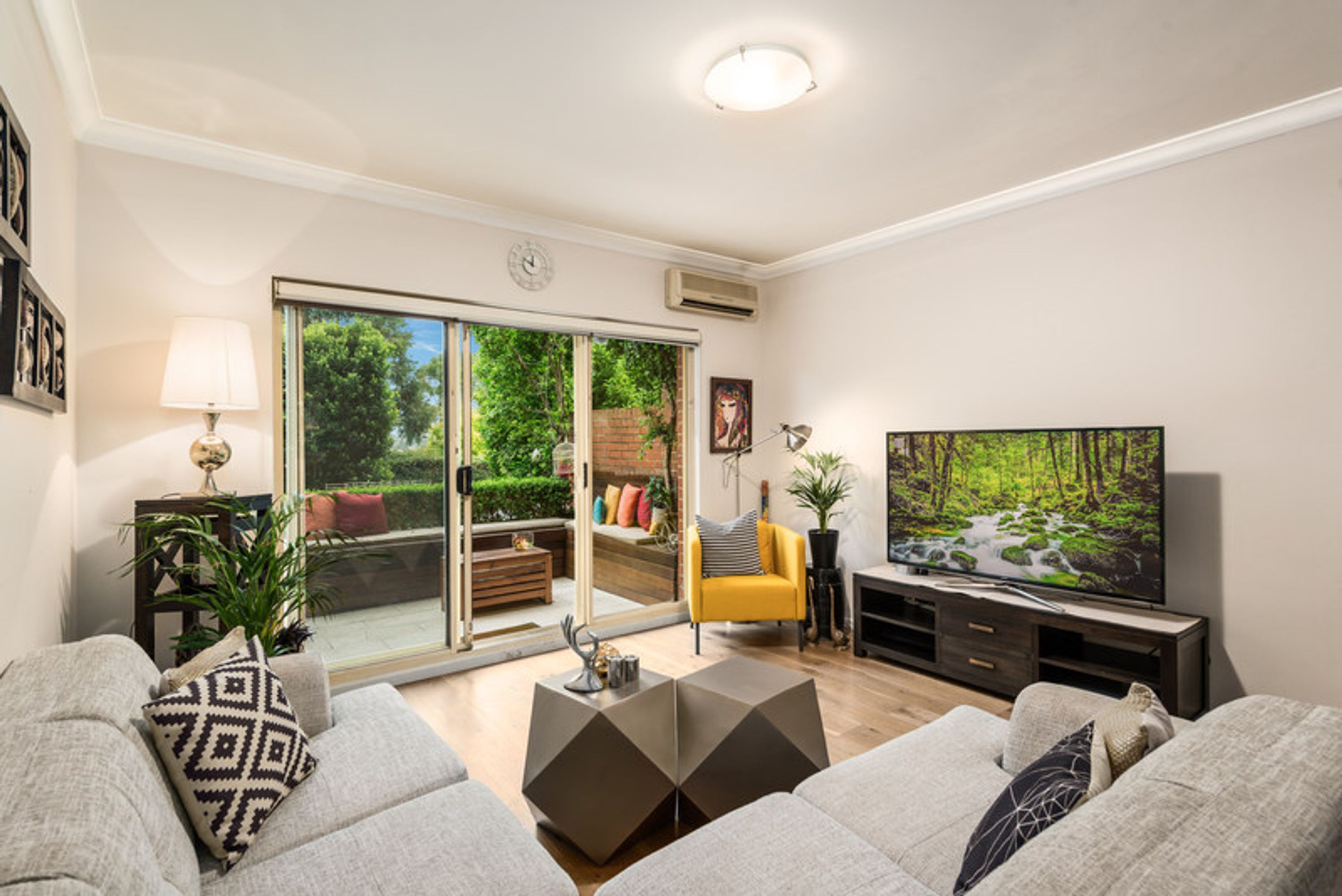 2/15 Langley Avenue, Cremorne - Thumbnail 2