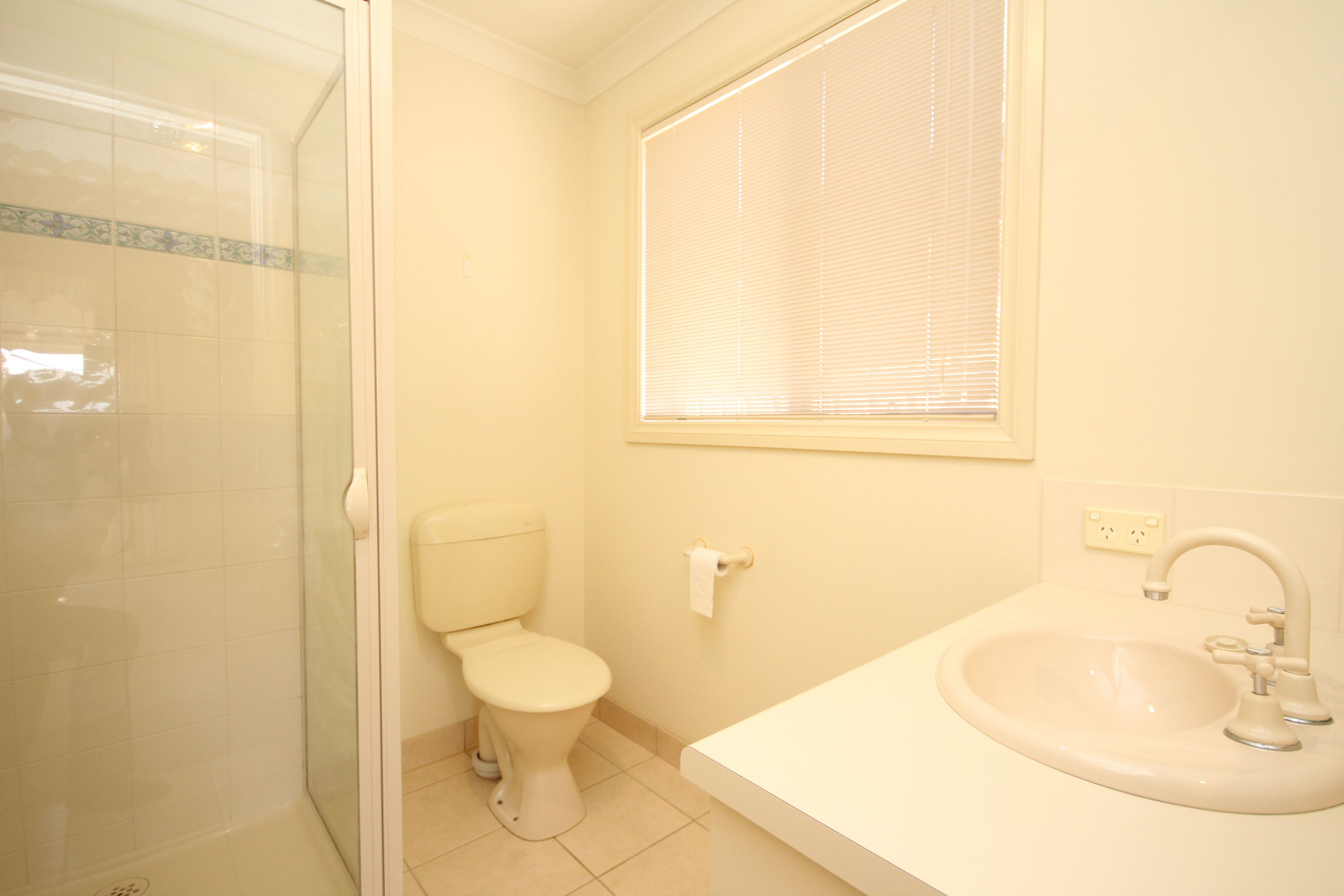 5 Burnett Street, Horsham VIC 3400, Horsham - Thumbnail 8