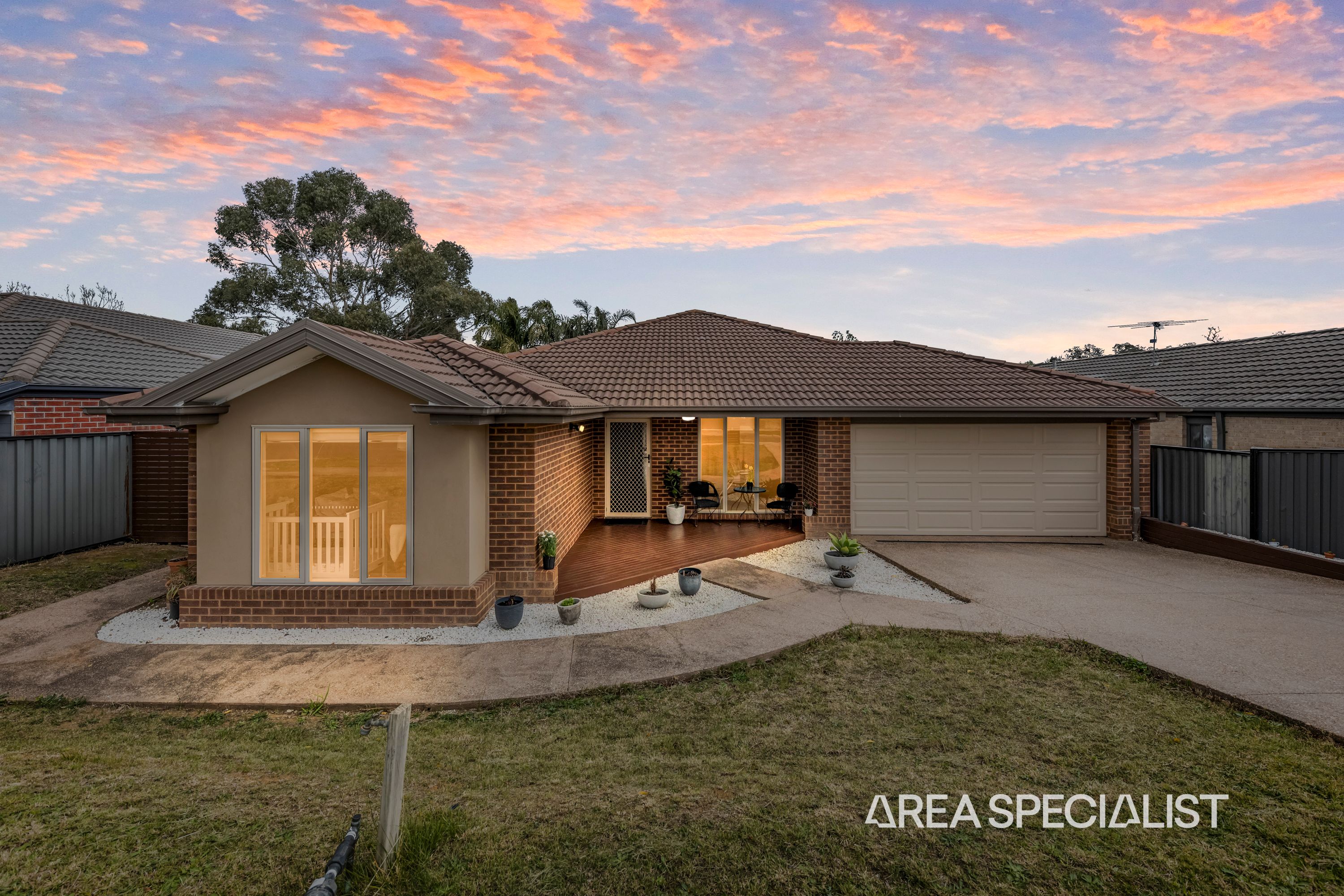 6 CASPIAN CHASE, Pakenham - Thumbnail 2