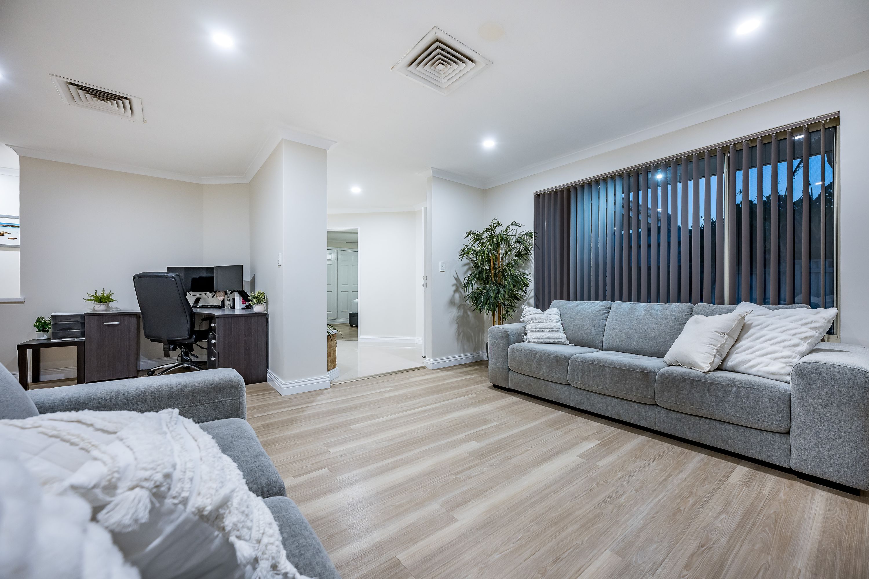 10 Winch Place, Ocean Reef - Thumbnail 4