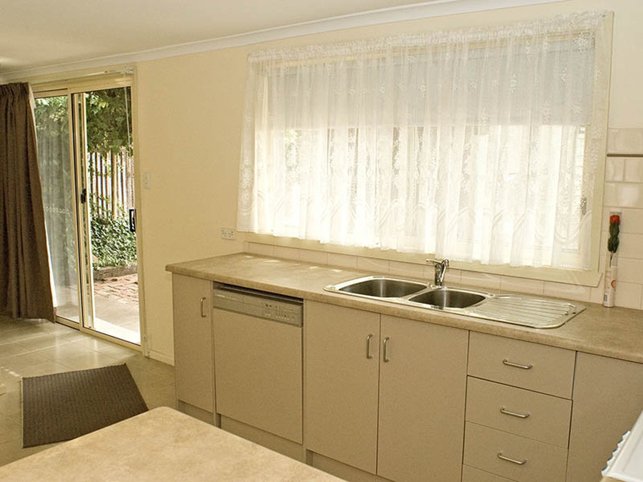 23 Anderson Street, Horsham VIC 3400, Horsham - Thumbnail 6