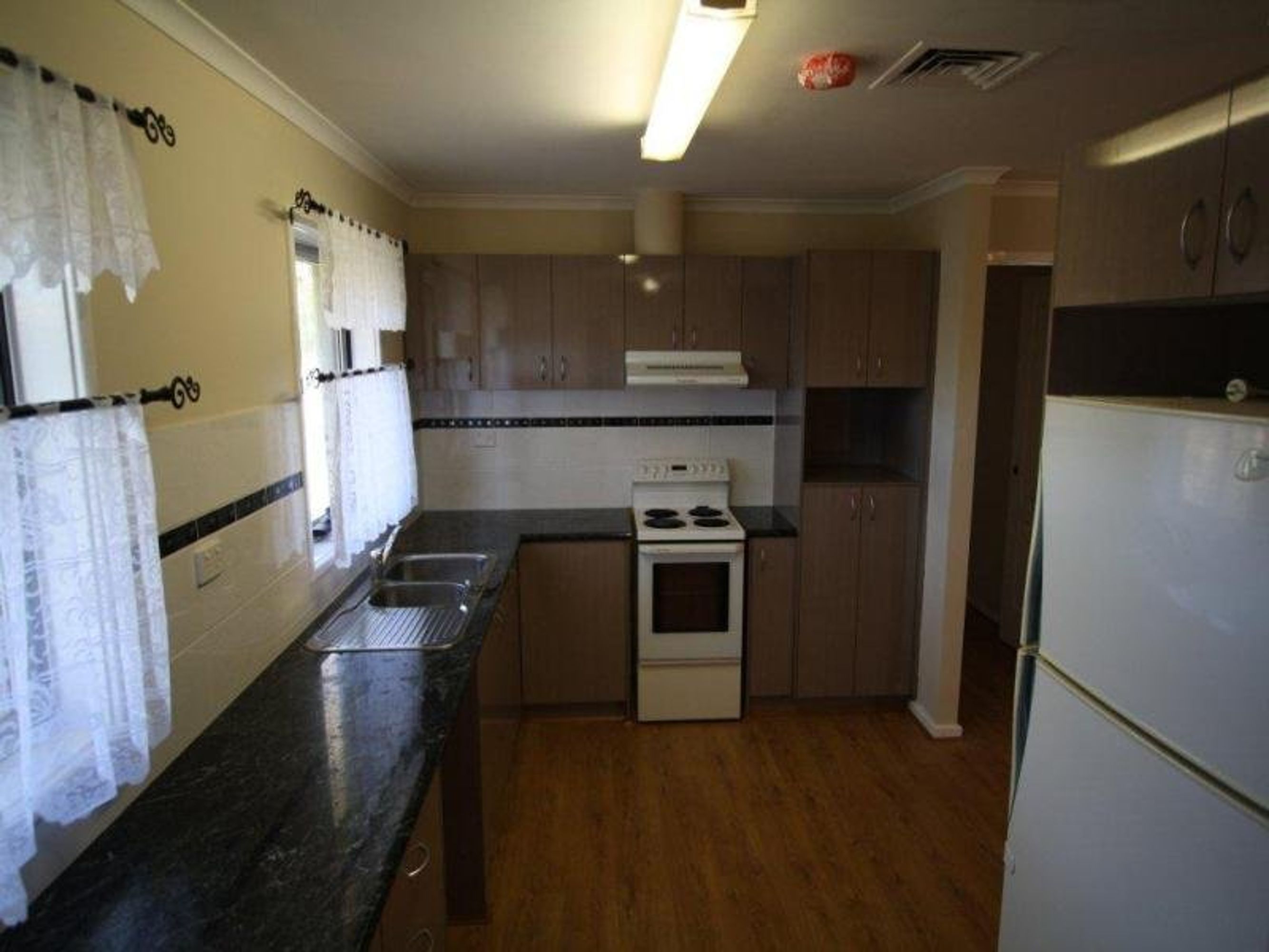 32 Somerset Crescent, South Hedland, South Hedland - Thumbnail 2