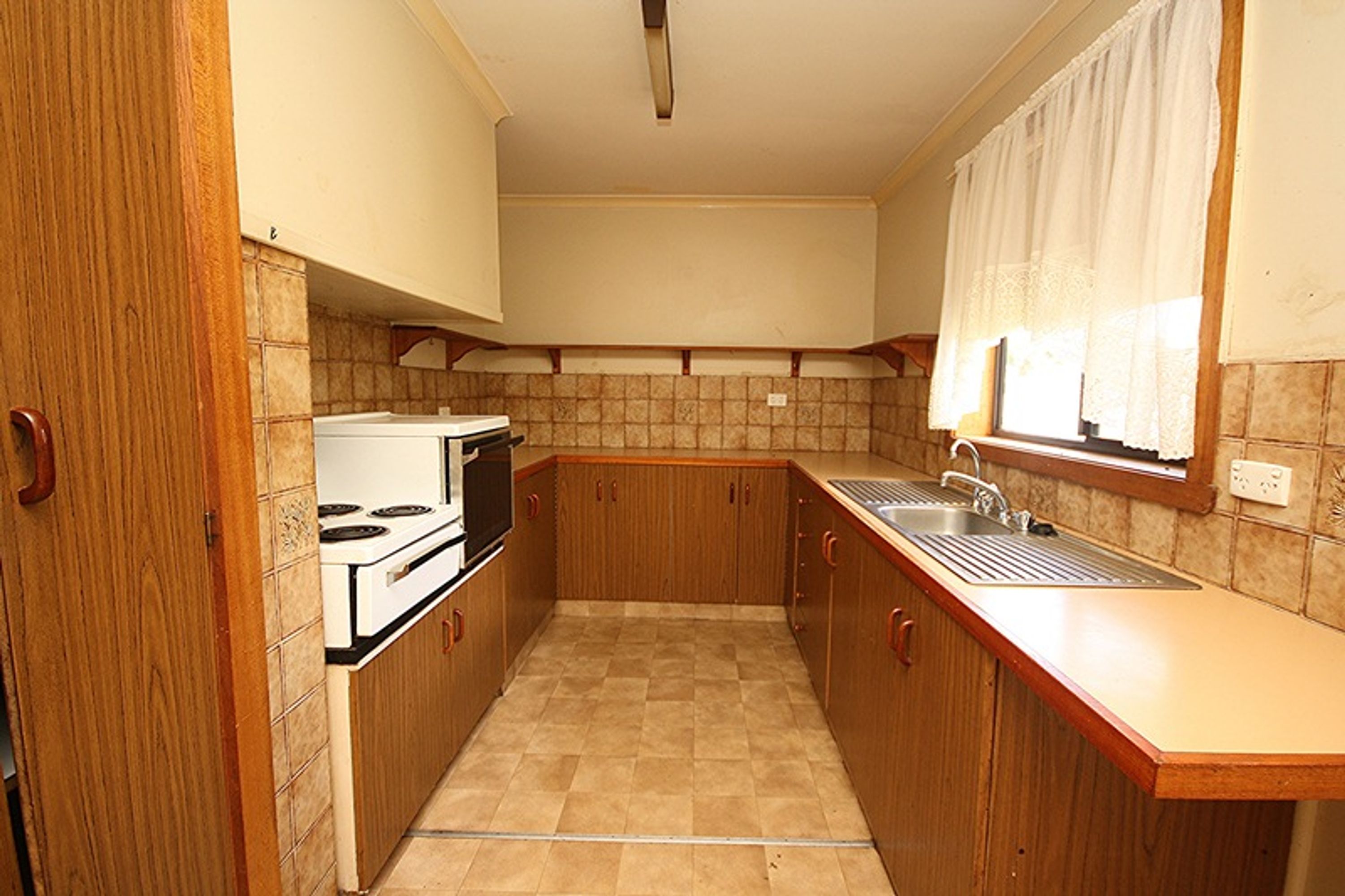 158 Nelson Street, Nhill VIC 3418, Nhill - Thumbnail 2