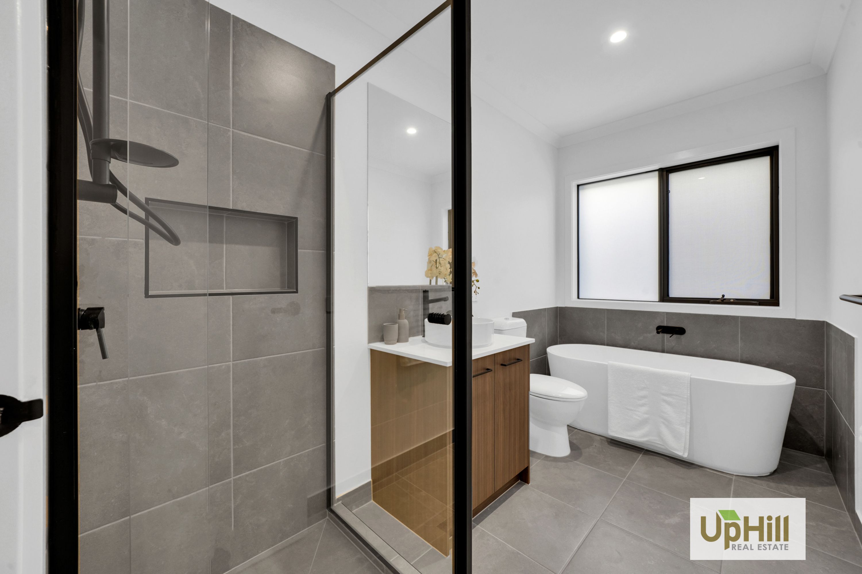 68 Flowerbloom Crescent, Clyde North - Thumbnail 7