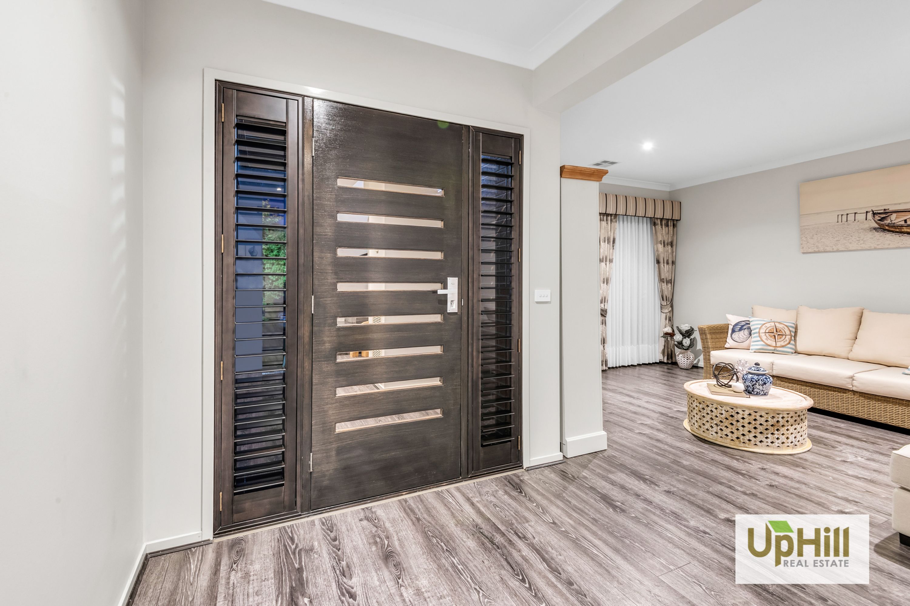 8 Raeburn Drive, Clyde North - Thumbnail 4