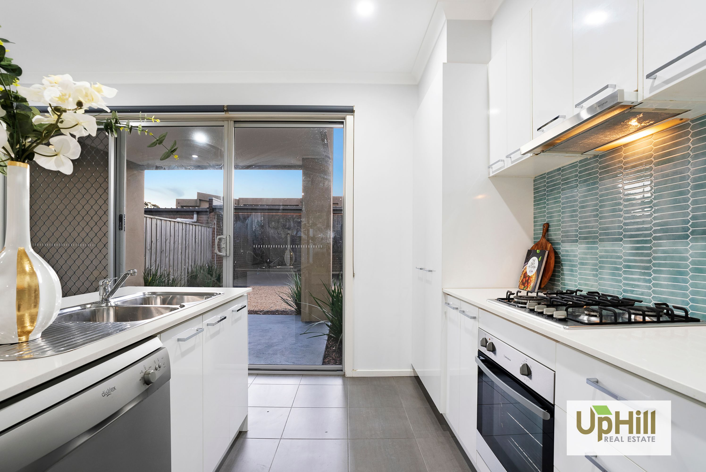10 Aviara Walk, Cranbourne - Thumbnail 8