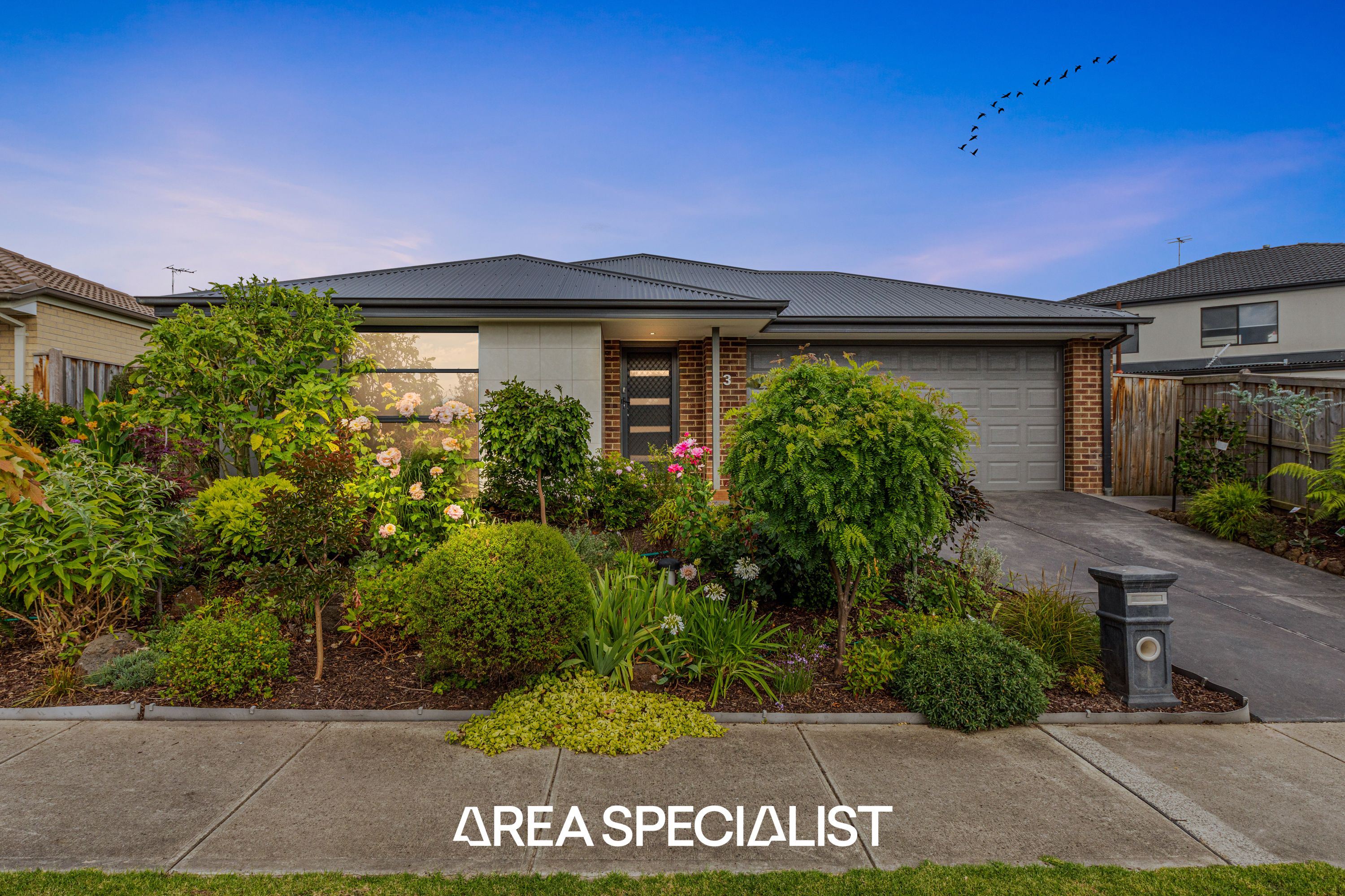 3 Viewgrand Drive, Pakenham - Thumbnail 2