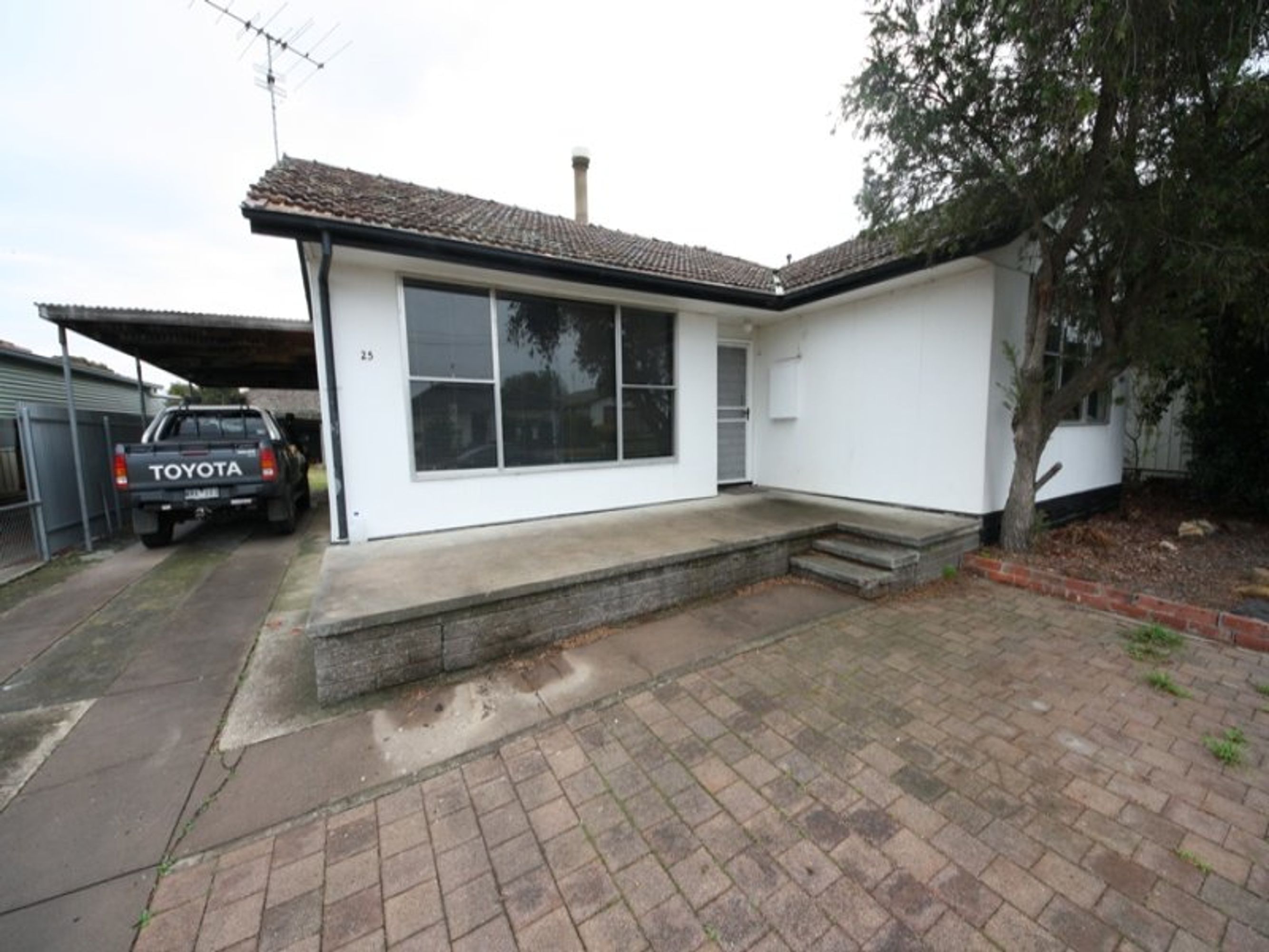 25 Hennessy Street, Horsham VIC 3400, Horsham - Thumbnail 2