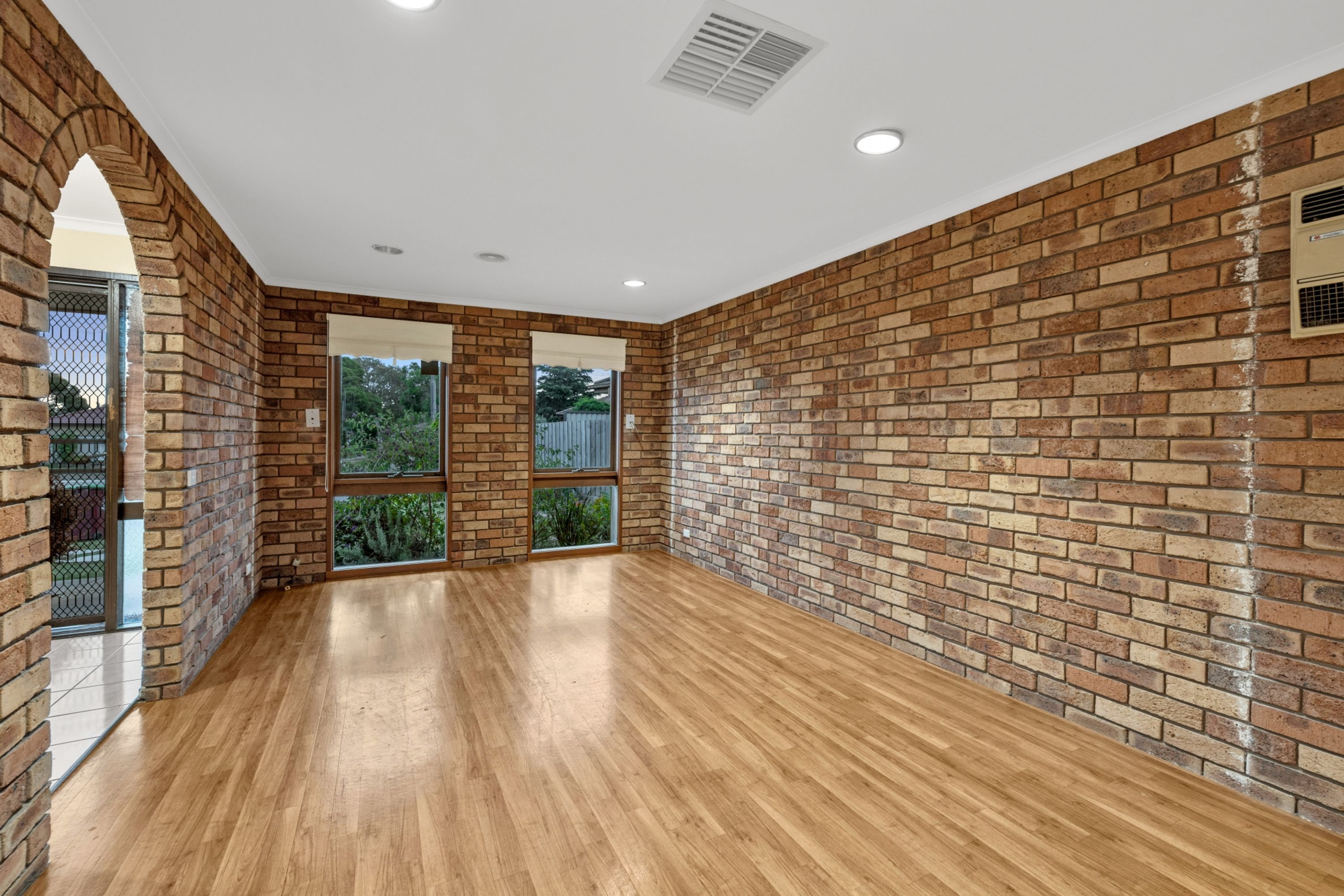 4 Valerie Court, Hampton Park - Thumbnail 3