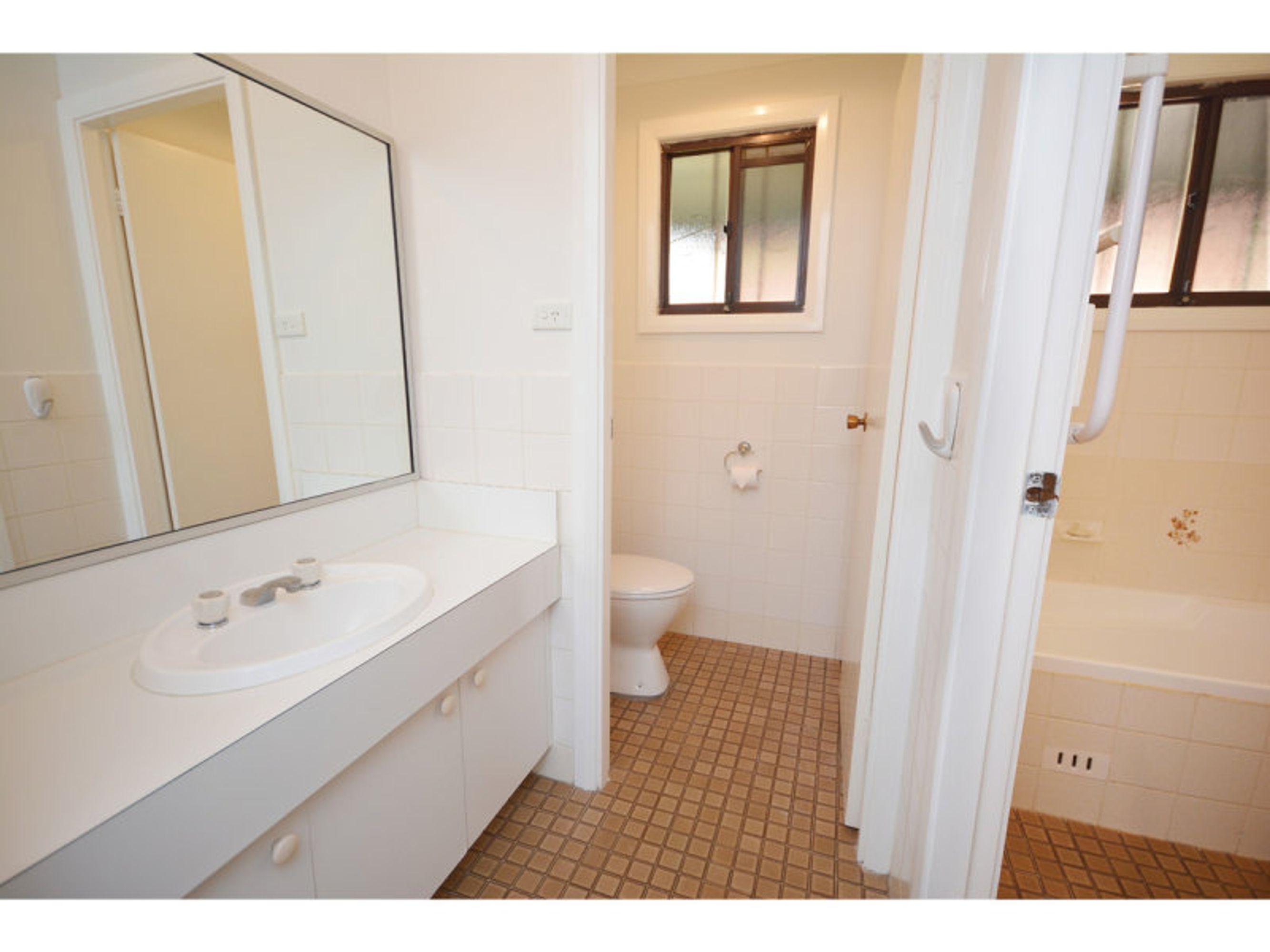 37 Minni-Ha-Ha Road, Katoomba - Thumbnail 2