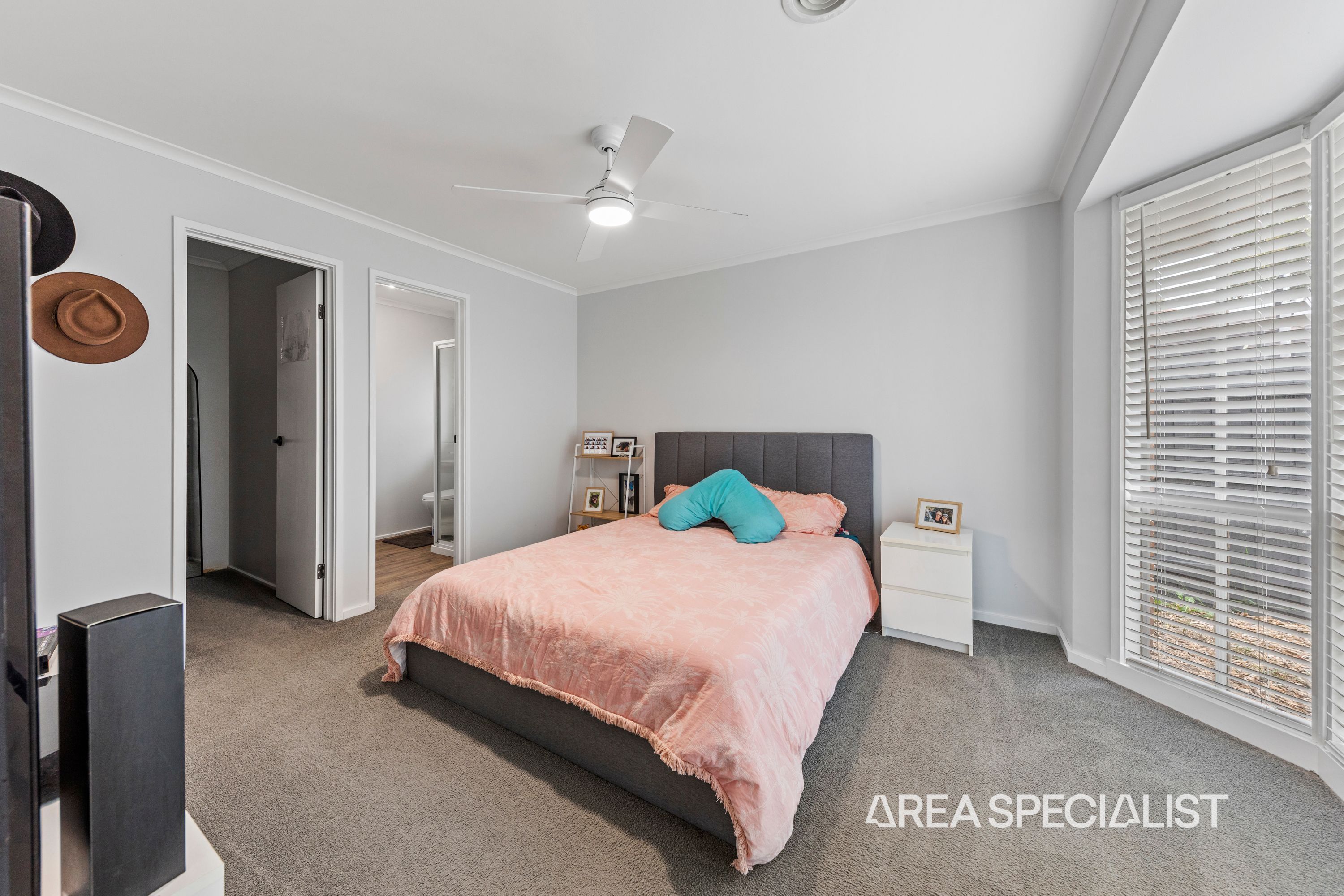 15 Dunbarton Drive, Pakenham - Thumbnail 4