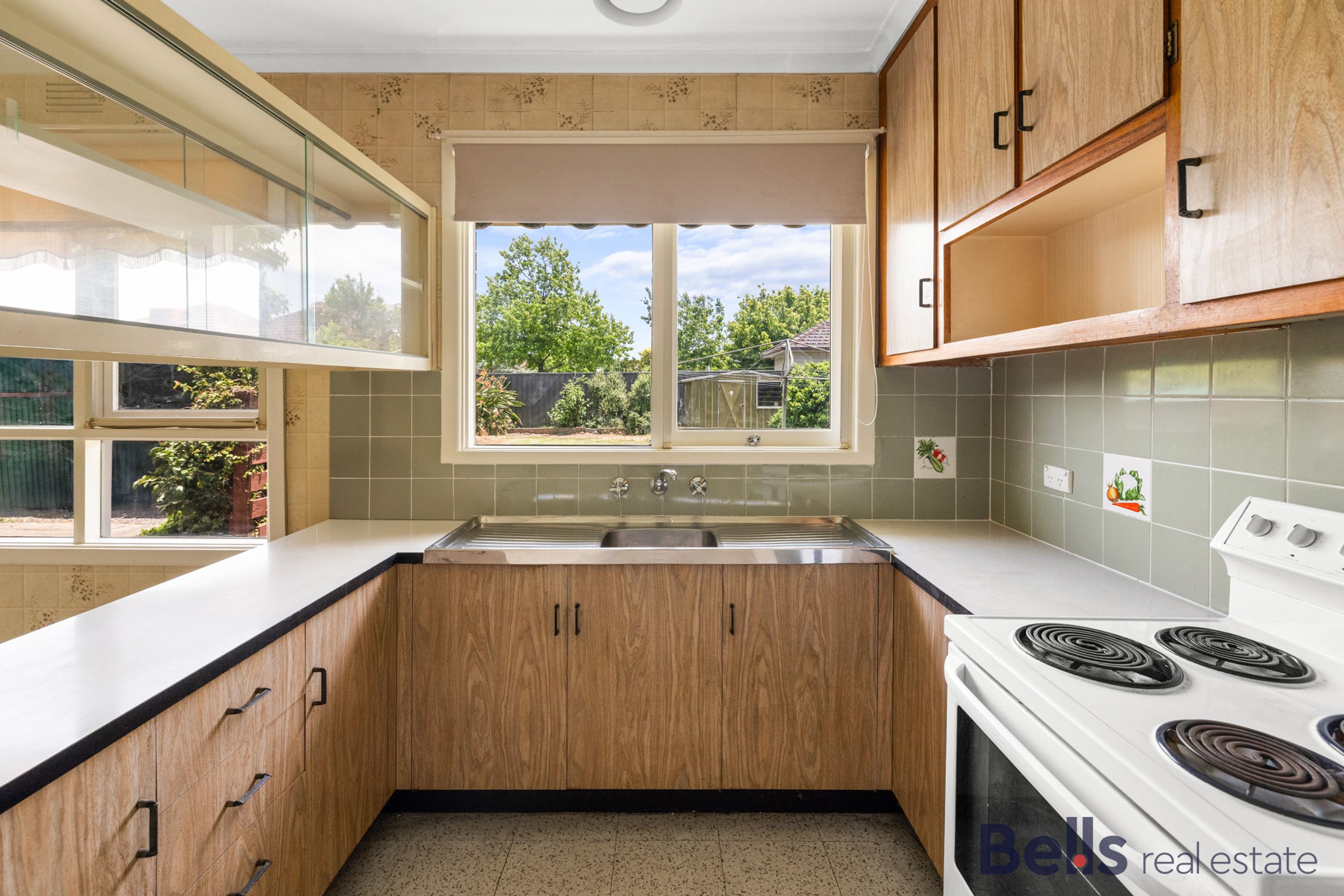 9 Kathleen Court, Sunshine - Thumbnail 2