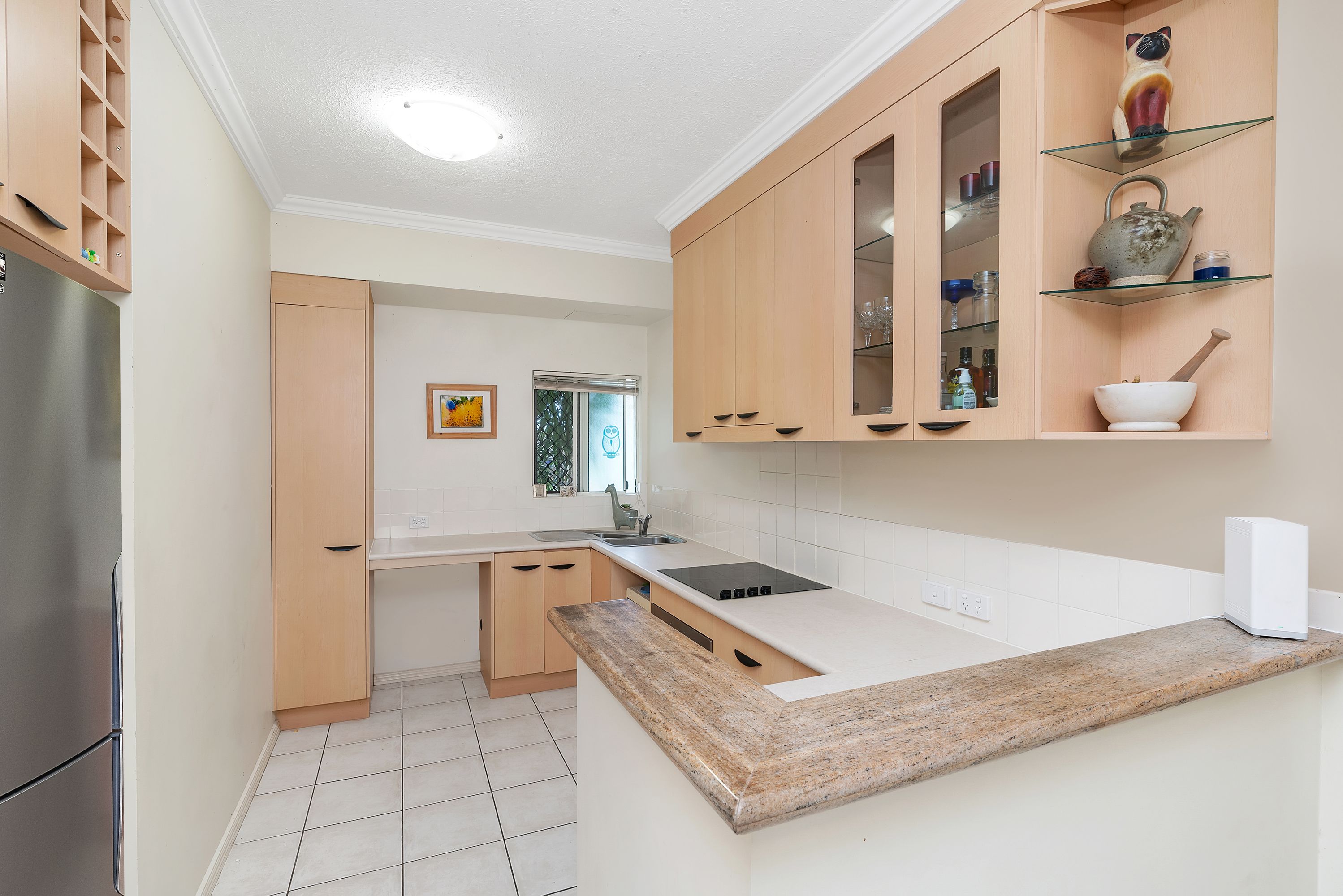 2/304-308 Lake Street, Cairns North - Thumbnail 3
