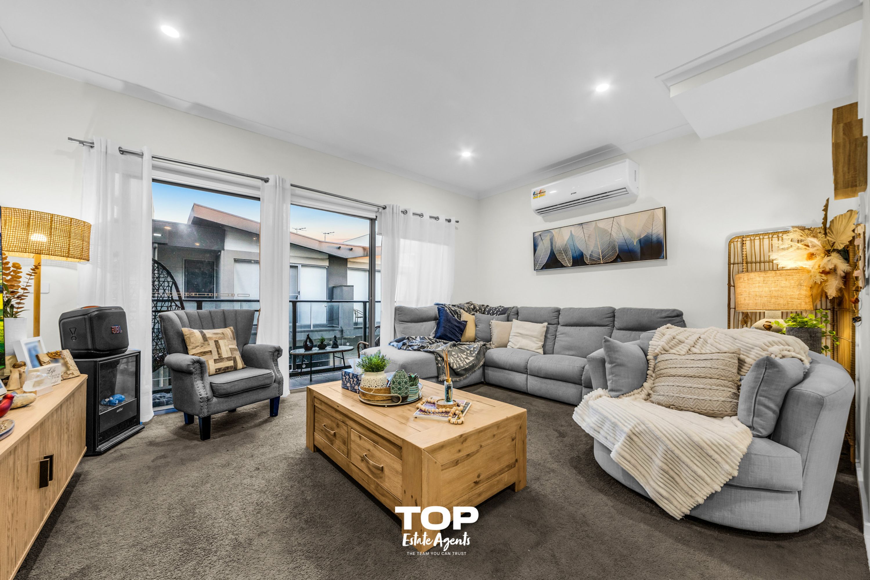 11 Topal Drive, Officer - Thumbnail 4