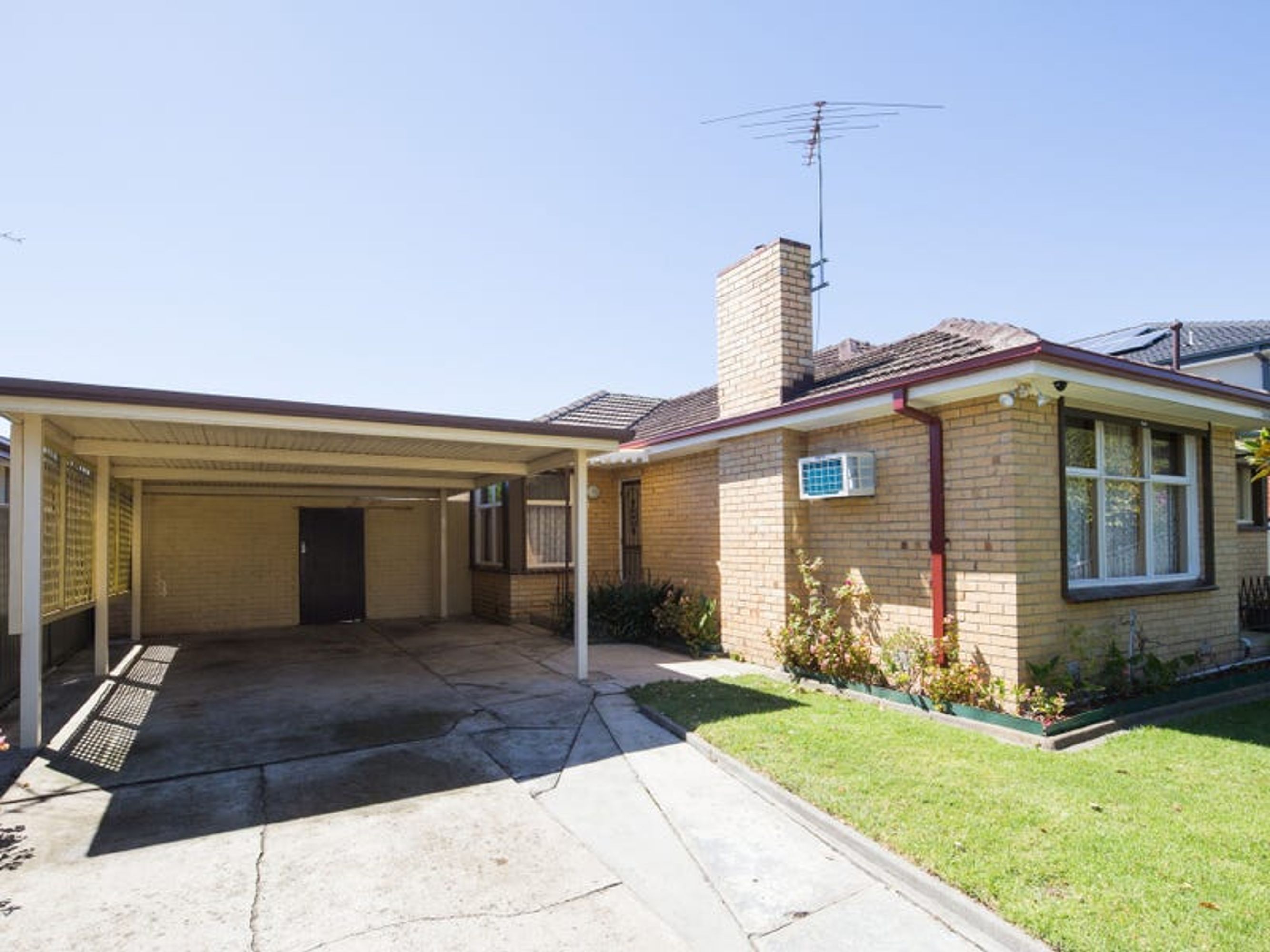 11 Rosa Avenue