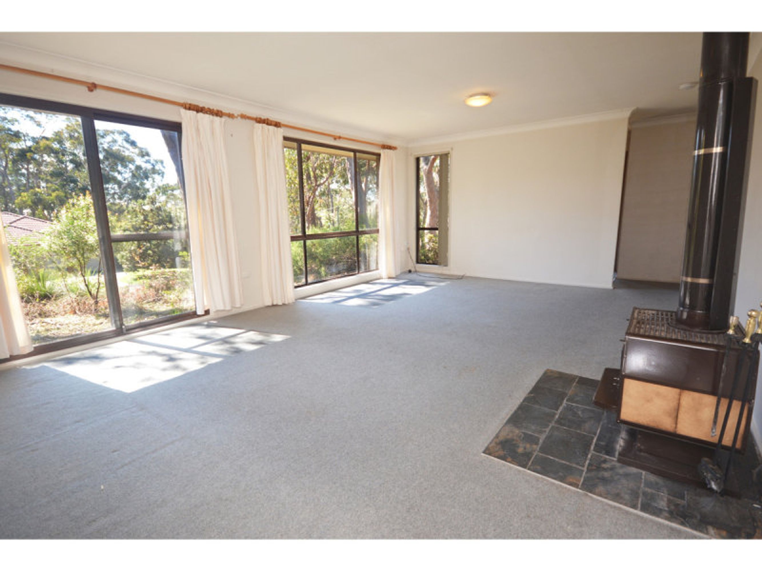 44 Seventh Avenue, Katoomba - Thumbnail 2