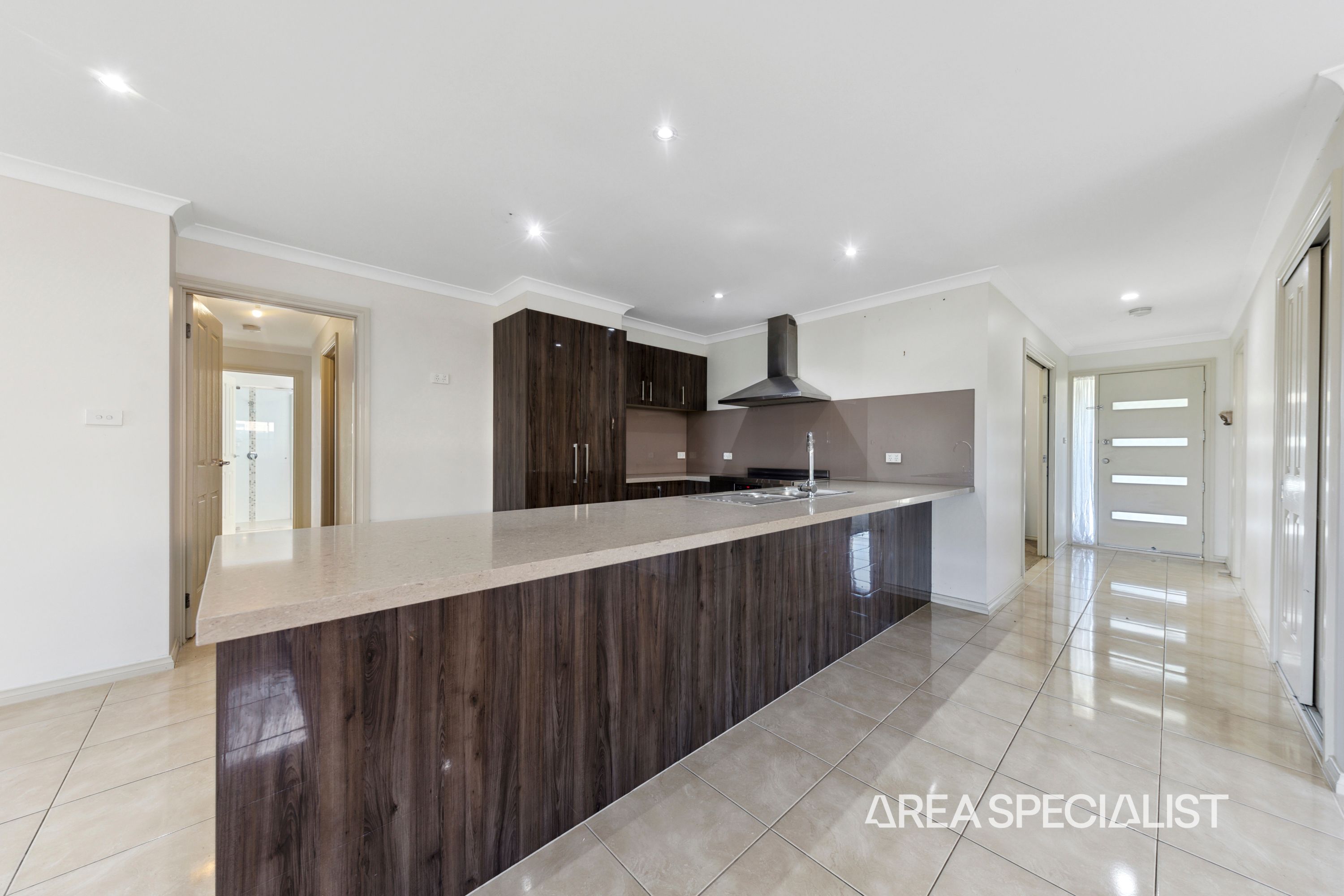 11 Emerald Crescent, Koo Wee Rup - Thumbnail 8