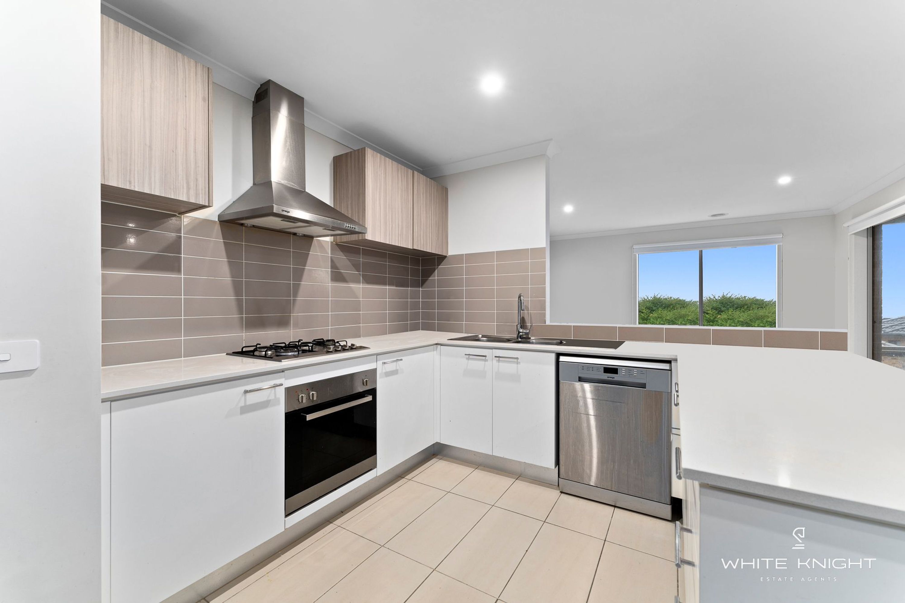 18A Lone Pine Square, Bacchus Marsh - Thumbnail 5