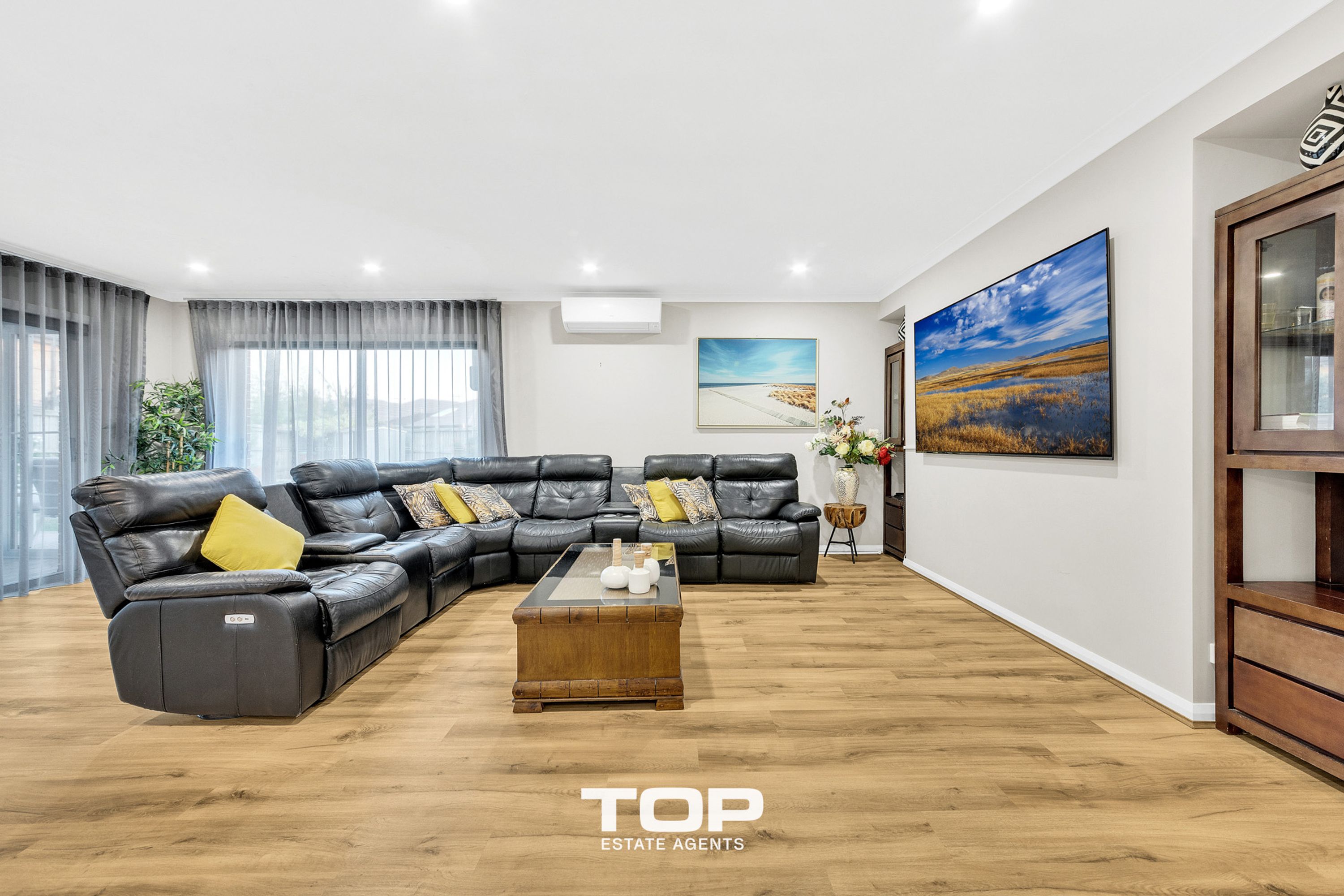 15 Raeburn Drive, Clyde North - Thumbnail 5